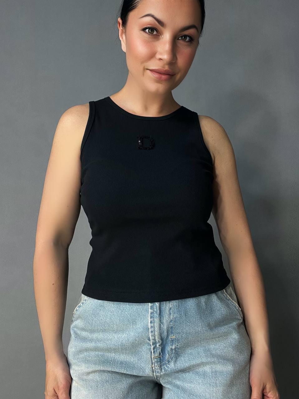 Майка жіноча A-N 27035 у рубчик з вишивкою літери D OS Чорний (26794577) - фото 4