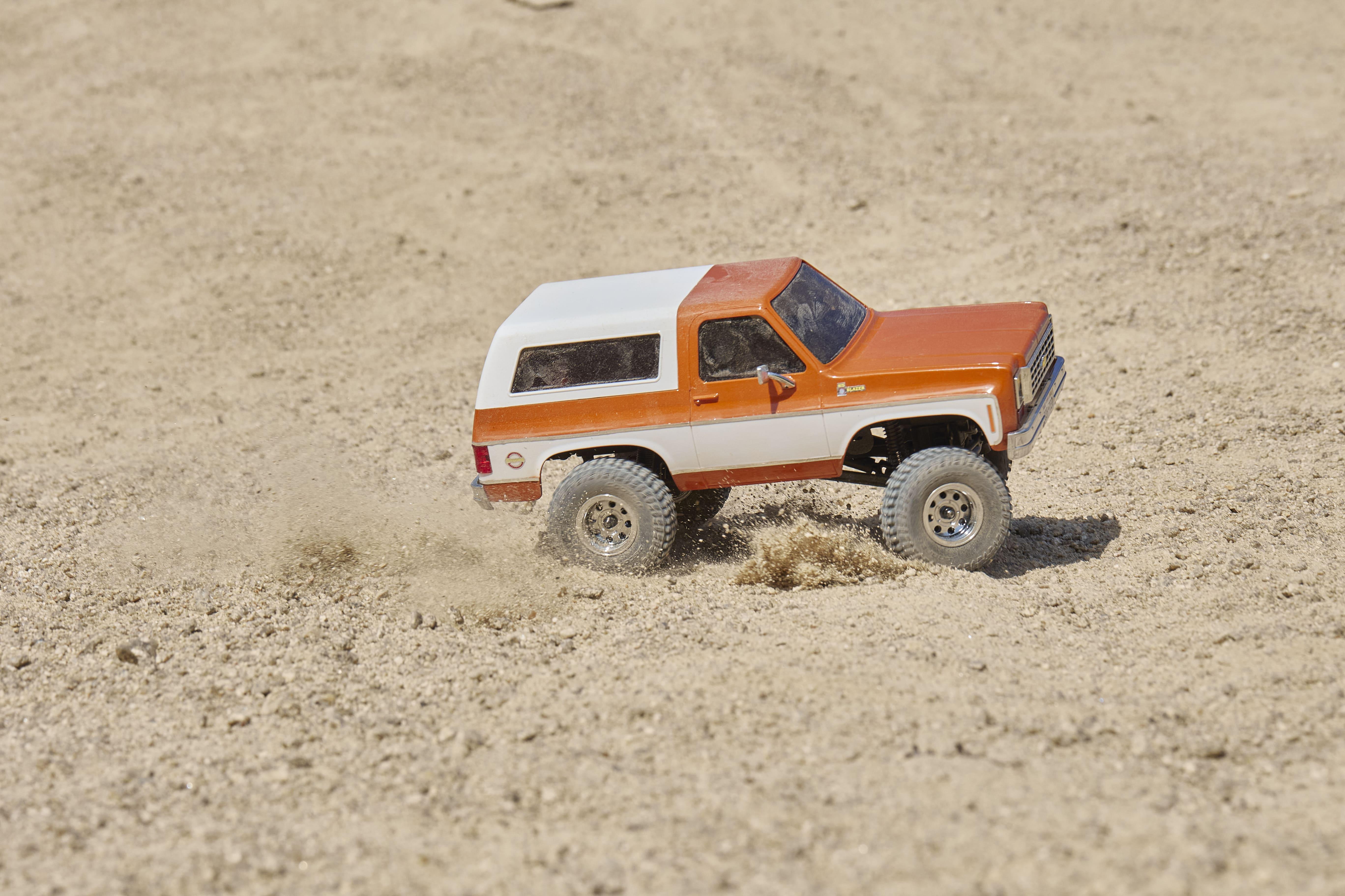 Машинка на радиоуправлении FMS 1:24 FCX24 K5 BLAZE RTR Orange - фото 24 Машинка на радиоуправлении FMS 1:24 FCX24 K5 BLAZE RTR Orange - фото 24