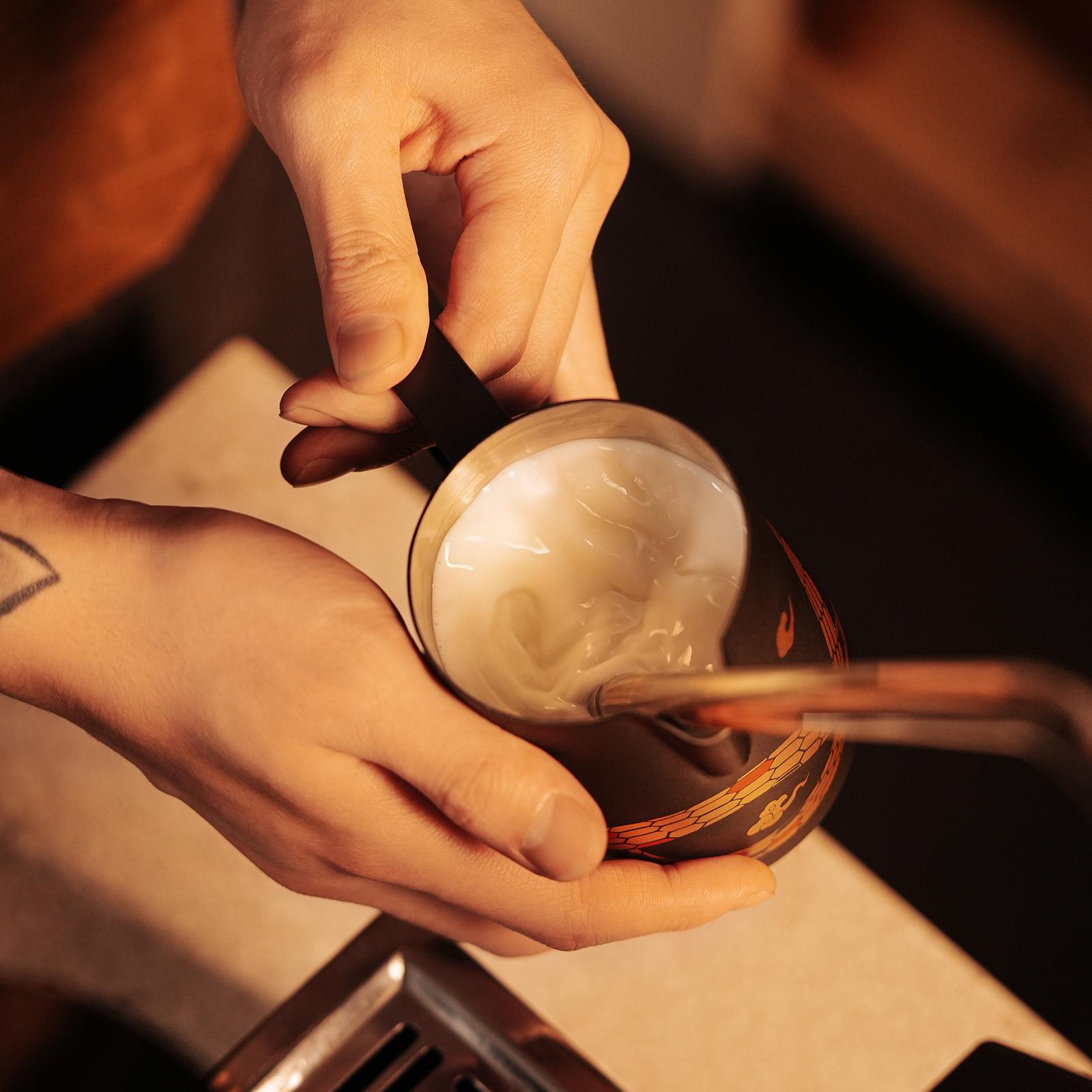 Питчер для молока MHW-3BOMBER 5.0 Snake Year Limited Edition 600 мл - фото 3