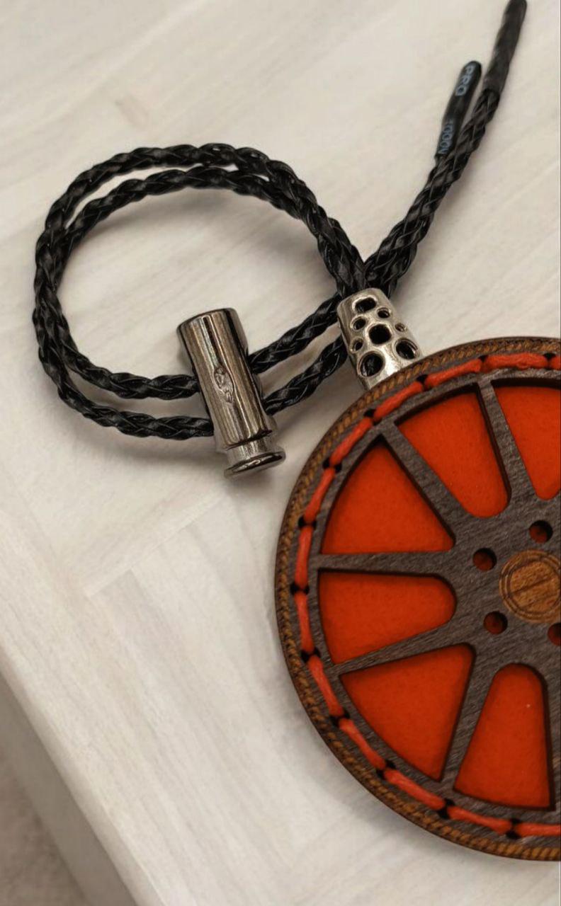 Ароматизатор для авто многоразовый в виде колеса из дерева/войлока и аромапарфюм 10 мл (97) - фото 4