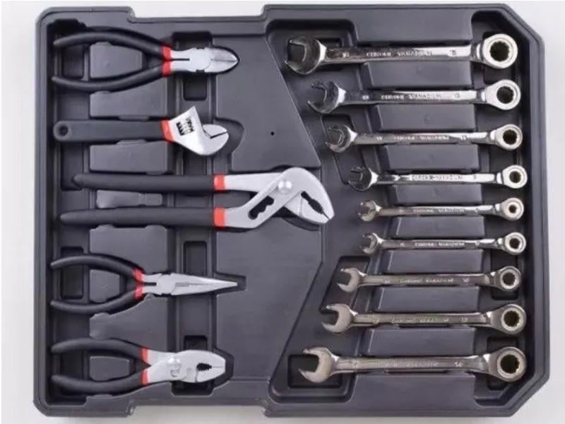 Набір інструментів FERRUM FRSS186R 186 од. в кейсі на колісницях + тріскачка - фото 6