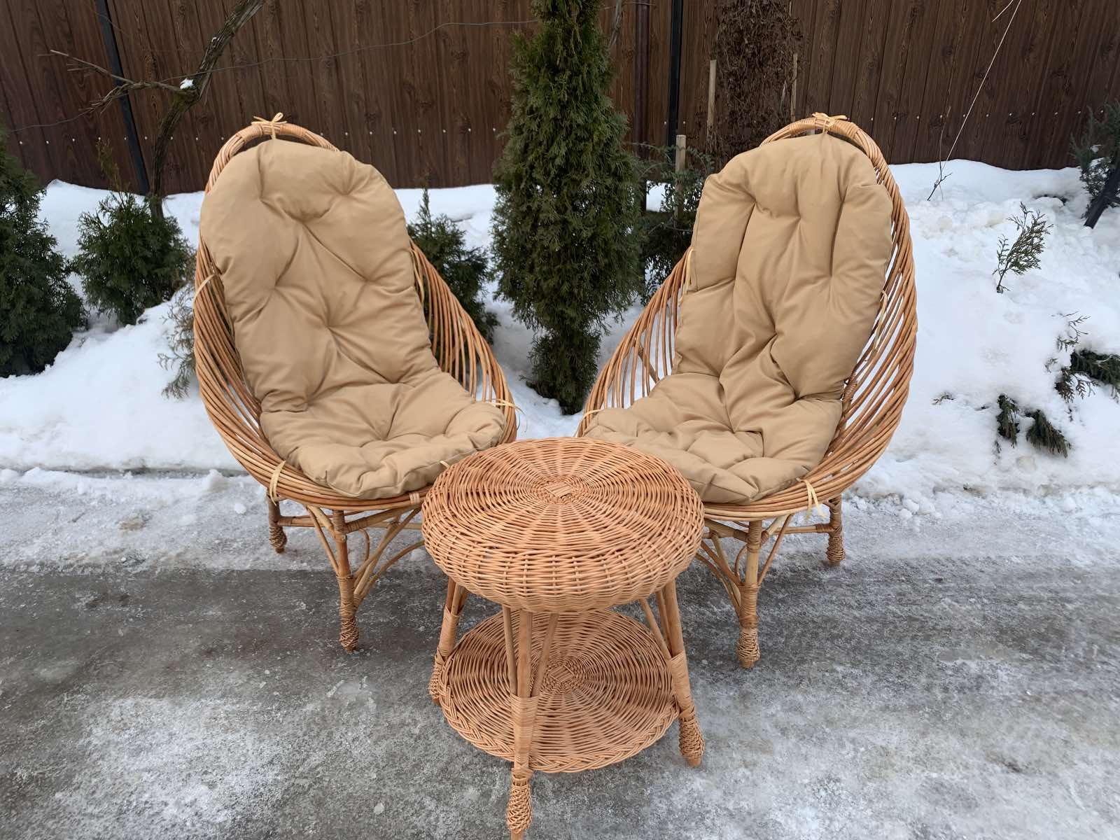 Комплект садових меблів Woody 2 крісла для відпочинку + журнальний стіл Гриб заплетений натуральне дерево/лоза колір натуральний/коричневий