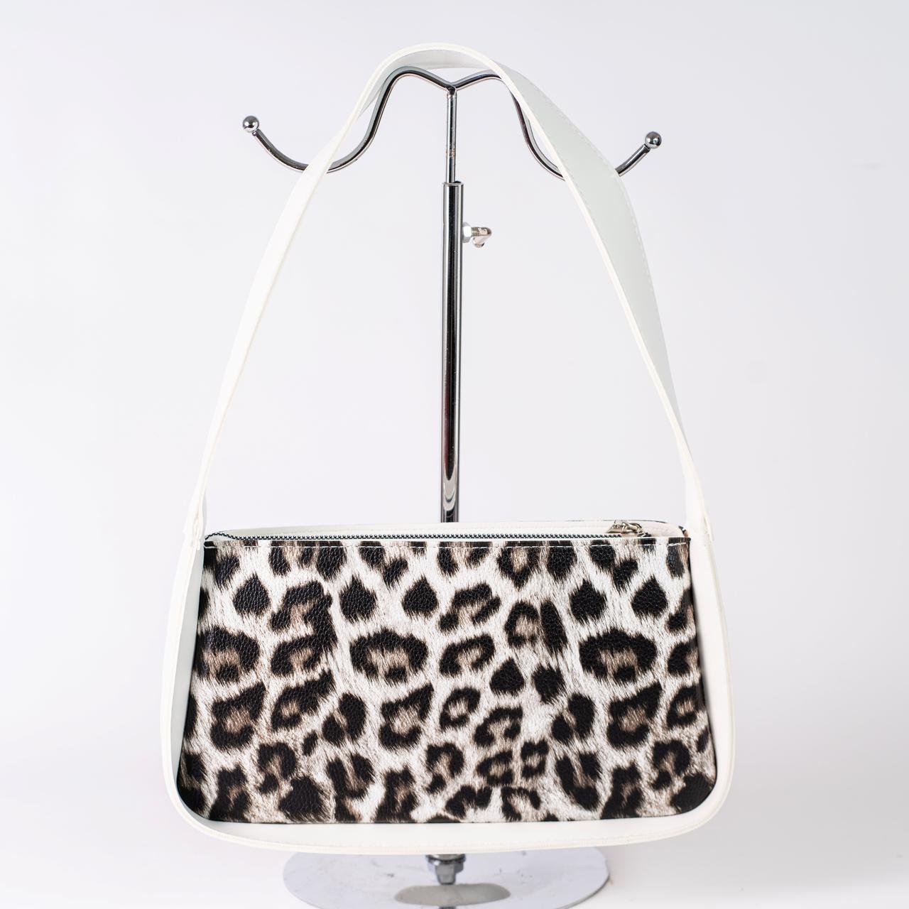 Сумка женская багет леопардовый XENIA № 24-22 из эко-кожи Белый - фото 1 Сумка женская багет леопардовый XENIA № 24-22 из эко-кожи Белый - фото 1