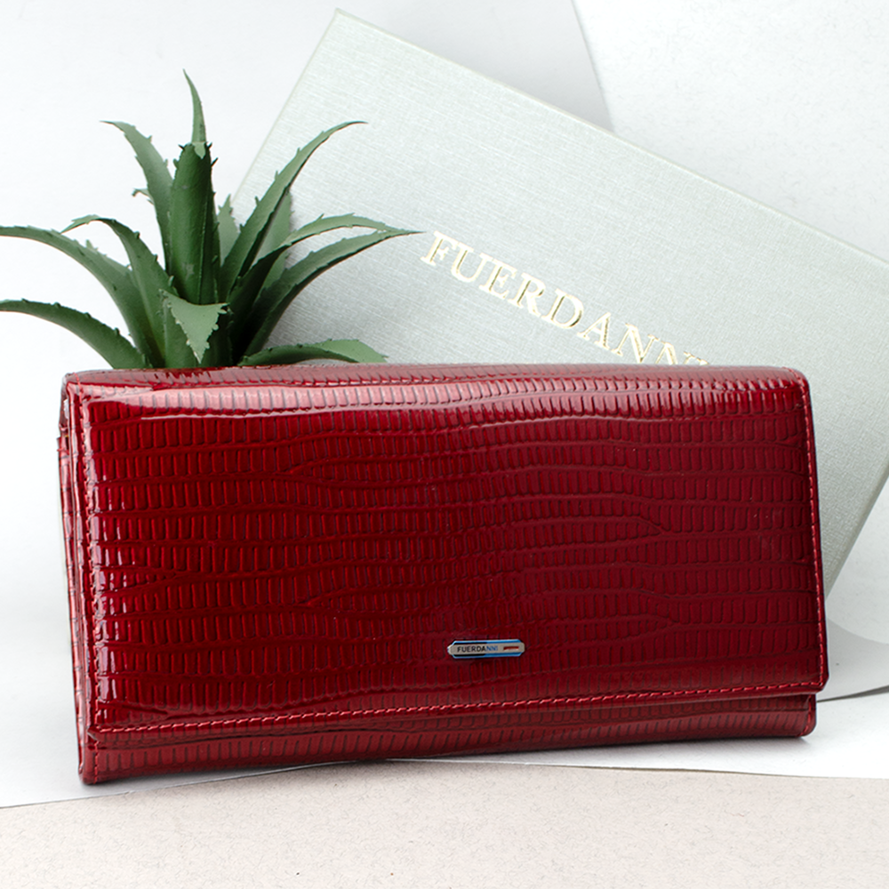 Кошелек женский лаковый Fuerdanni 16601 на магните Красный (2055807509)