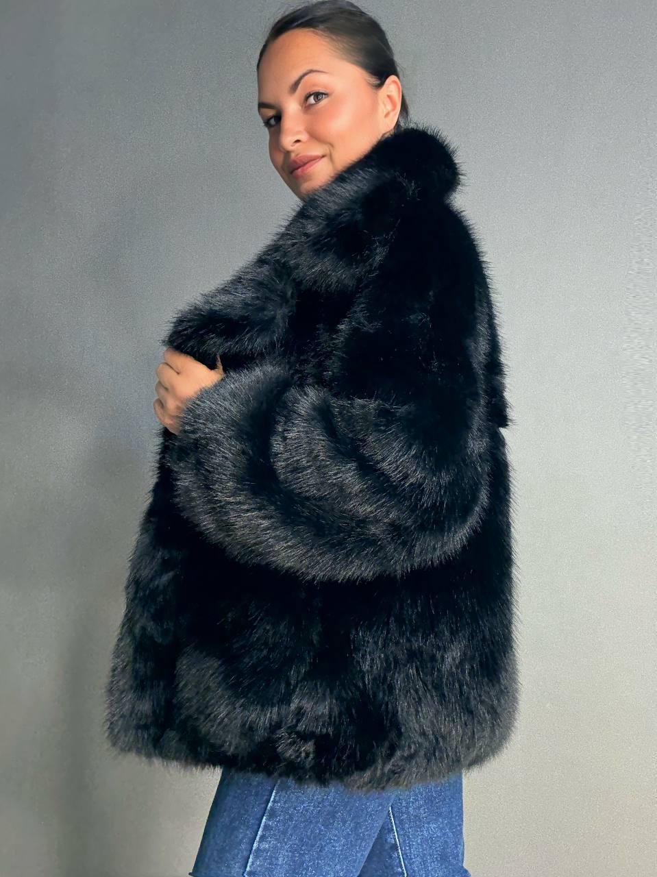 Шуба жіноча Fancy Matinee 5902 оверсайз з кишенями L Чорний (4843) - фото 3 Шуба жіноча Fancy Matinee 5902 оверсайз з кишенями L Чорний (4843) - фото 3