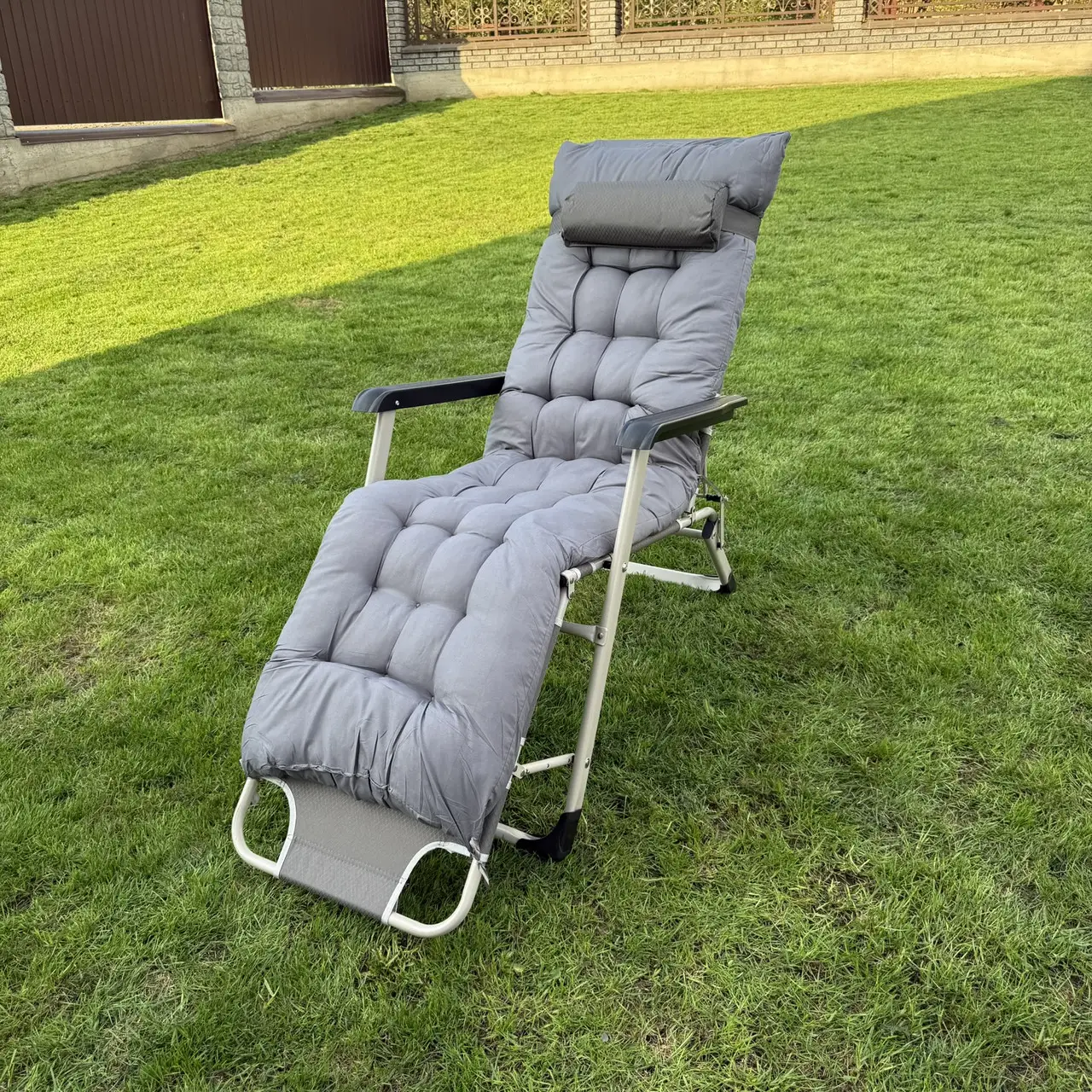 Шезлонг садовый тканевый с матрасом Garden Серый