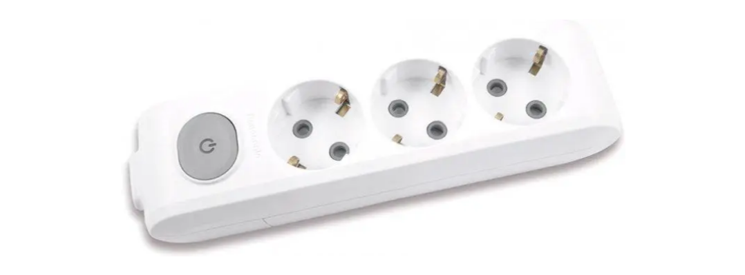 Колодка Panasonic X-TENDIA 3 гнезда с заземлением с защитными шторками/выключателем Серый (22772874)