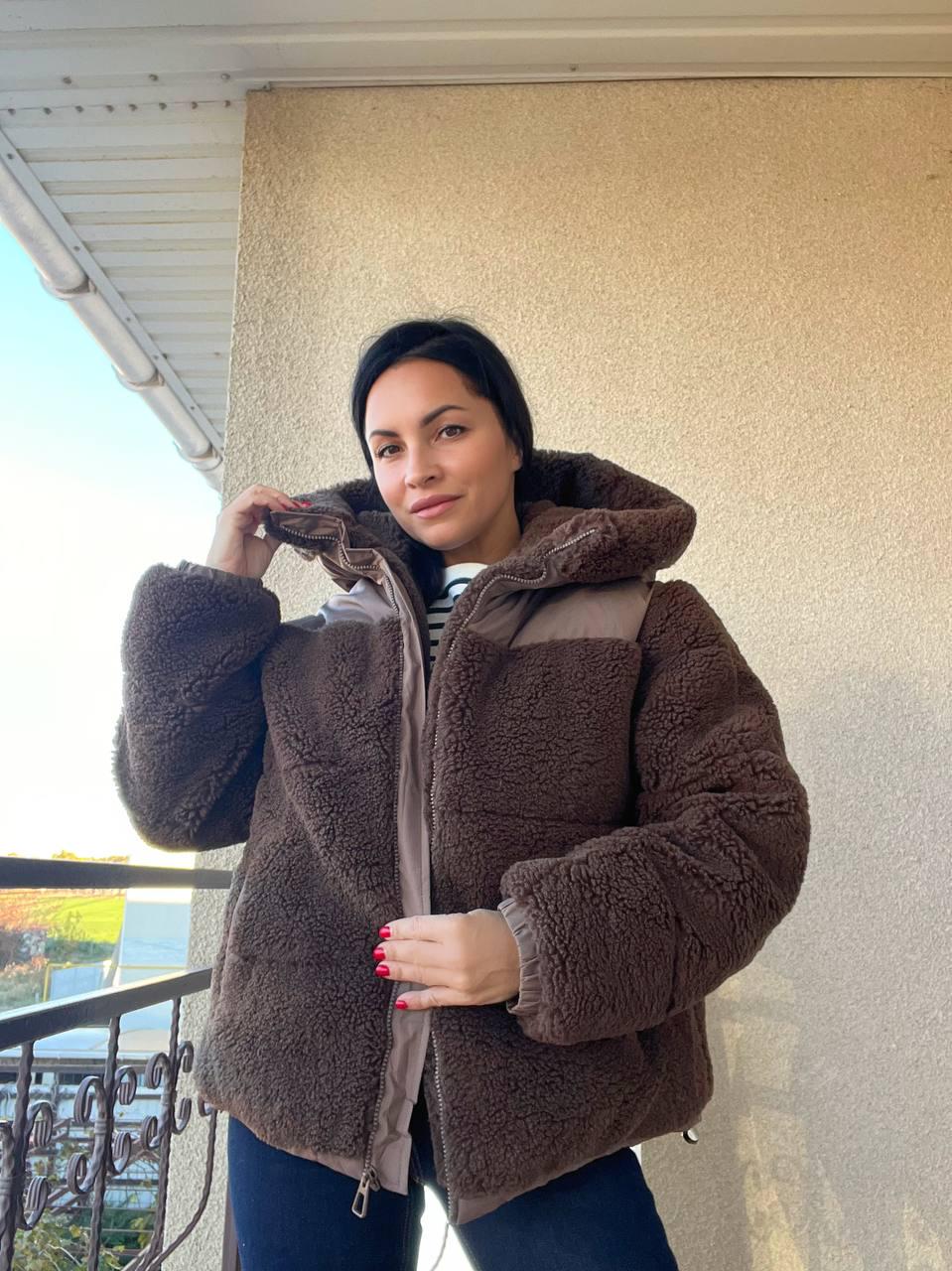 Куртка женская Lady Yep 9055 тедди комбинированная искусственный мех оверсайз с капюшоном р. 44-48 Коричневый (3055) - фото 7