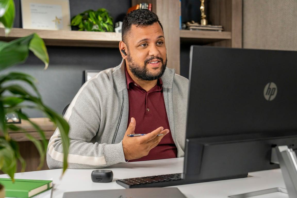 Навушники TWS Poly Voyager Free 60+ UC (7Y8G3AA) - фото 8 Навушники TWS Poly Voyager Free 60+ UC (7Y8G3AA) - фото 8