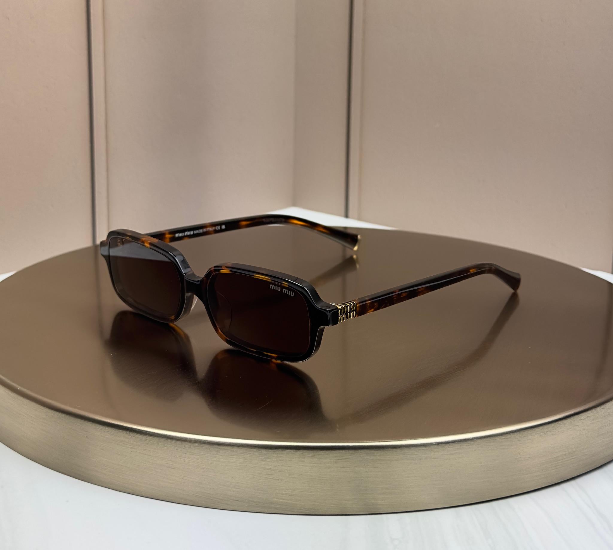 Солнцезащитные очки Miu Miu SMU 11ZS прямоугольные узкие ацетатные коричневая линза женские Черепаховый