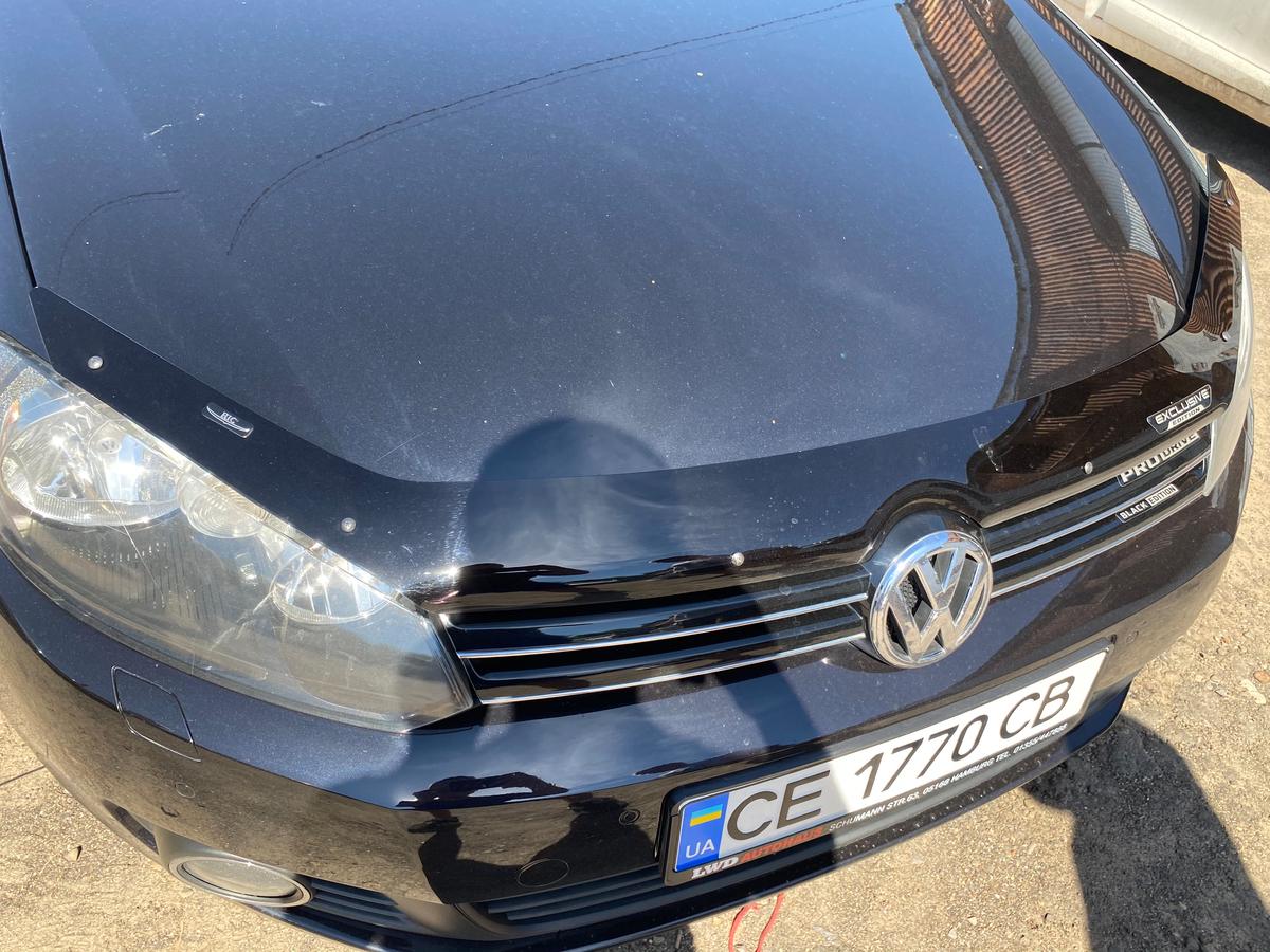Дефлектор капота HIC для Volkswagen Golf 6 поликарбонат Черный