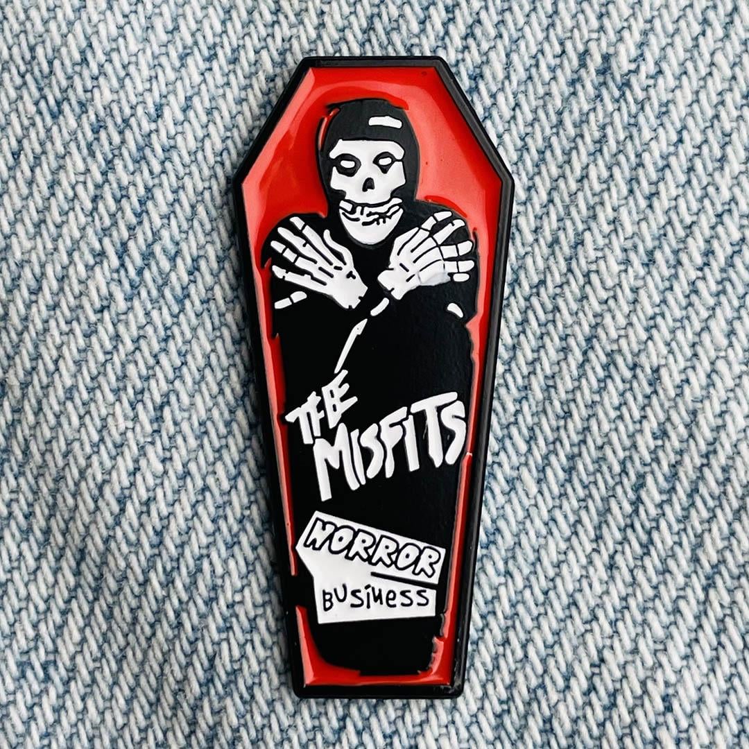 Значок пин Misfits Horror Business (00000008185)