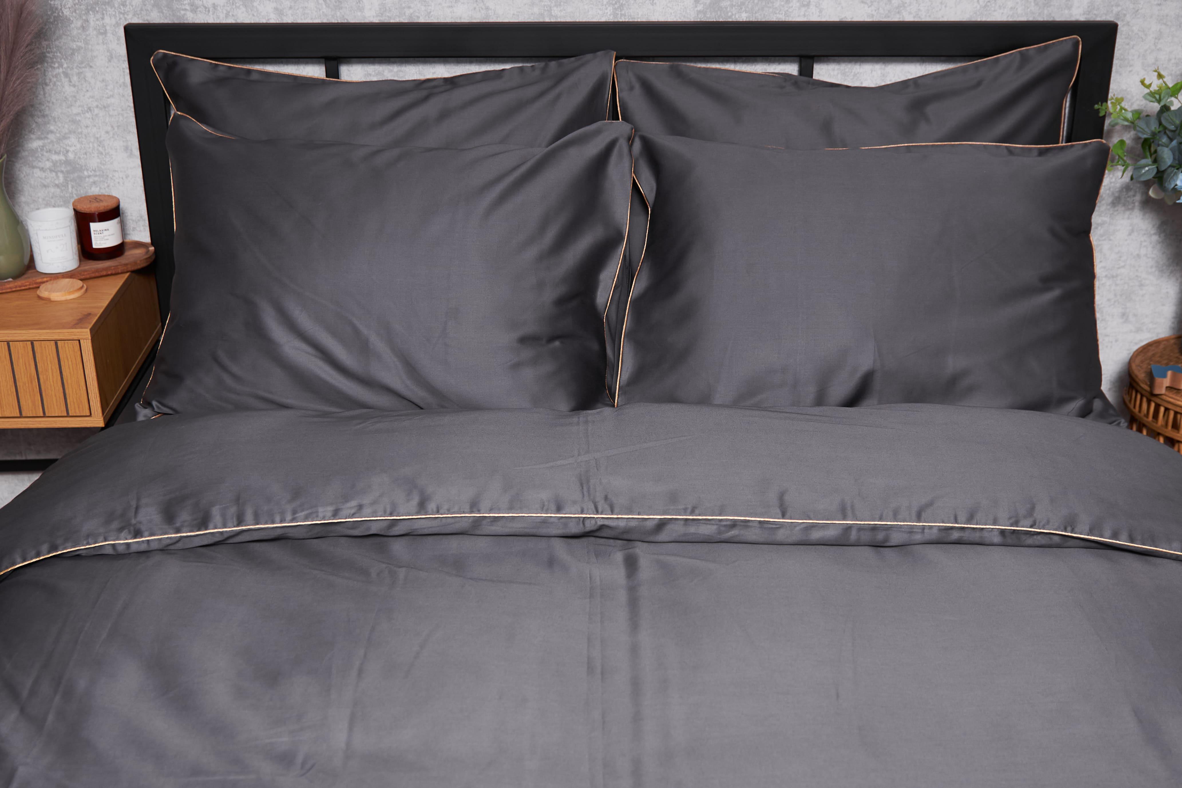 Комплект постільної білизни Moon&Star Satin Premium Gold Corner сімейний 160х220х2 см 50х70 см/4 шт. (MS-820003918) - фото 3 Комплект постільної білизни Moon&Star Satin Premium Gold Corner сімейний 160х220х2 см 50х70 см/4 шт. (MS-820003918) - фото 3