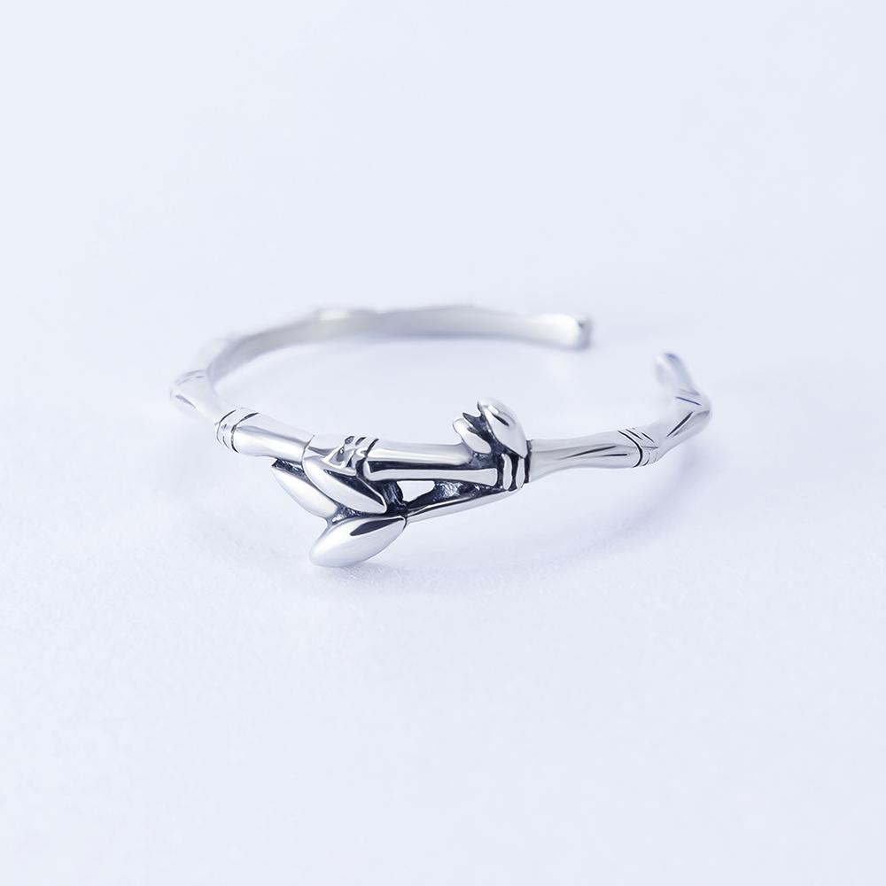 Серебряное кольцо с веточкой