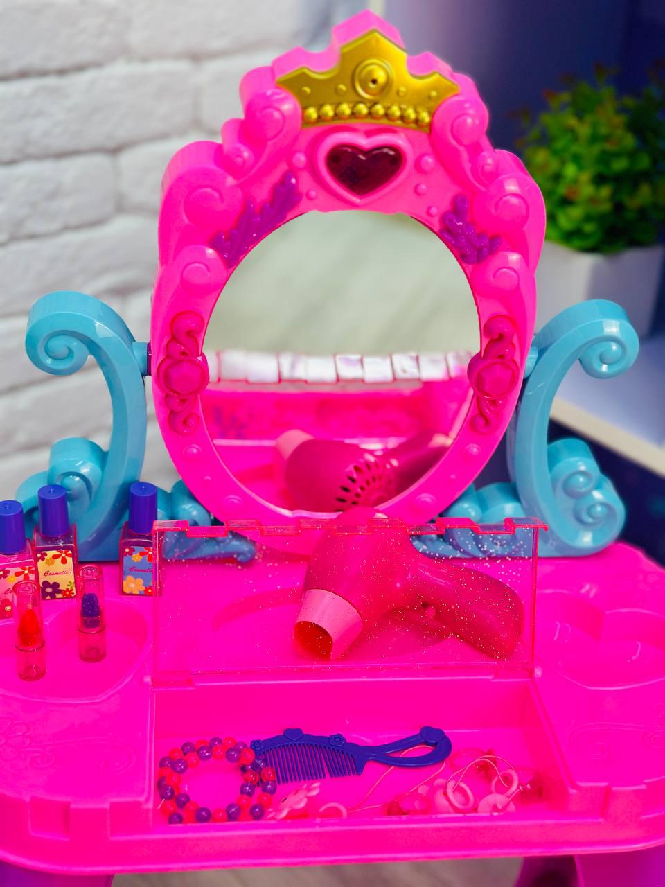 Детское игрушечное трюмо для девочки с зеркалом/стульком/аксессуарами (2793280119) - фото 4 Детское игрушечное трюмо для девочки с зеркалом/стульком/аксессуарами (2793280119) - фото 4