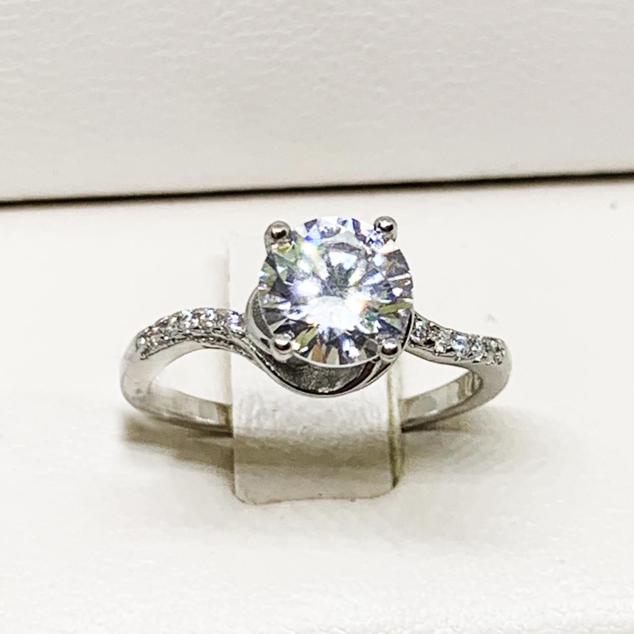 Кольцо серебряное с кубическим цирконием р. 16 2,35 г (1696026487)