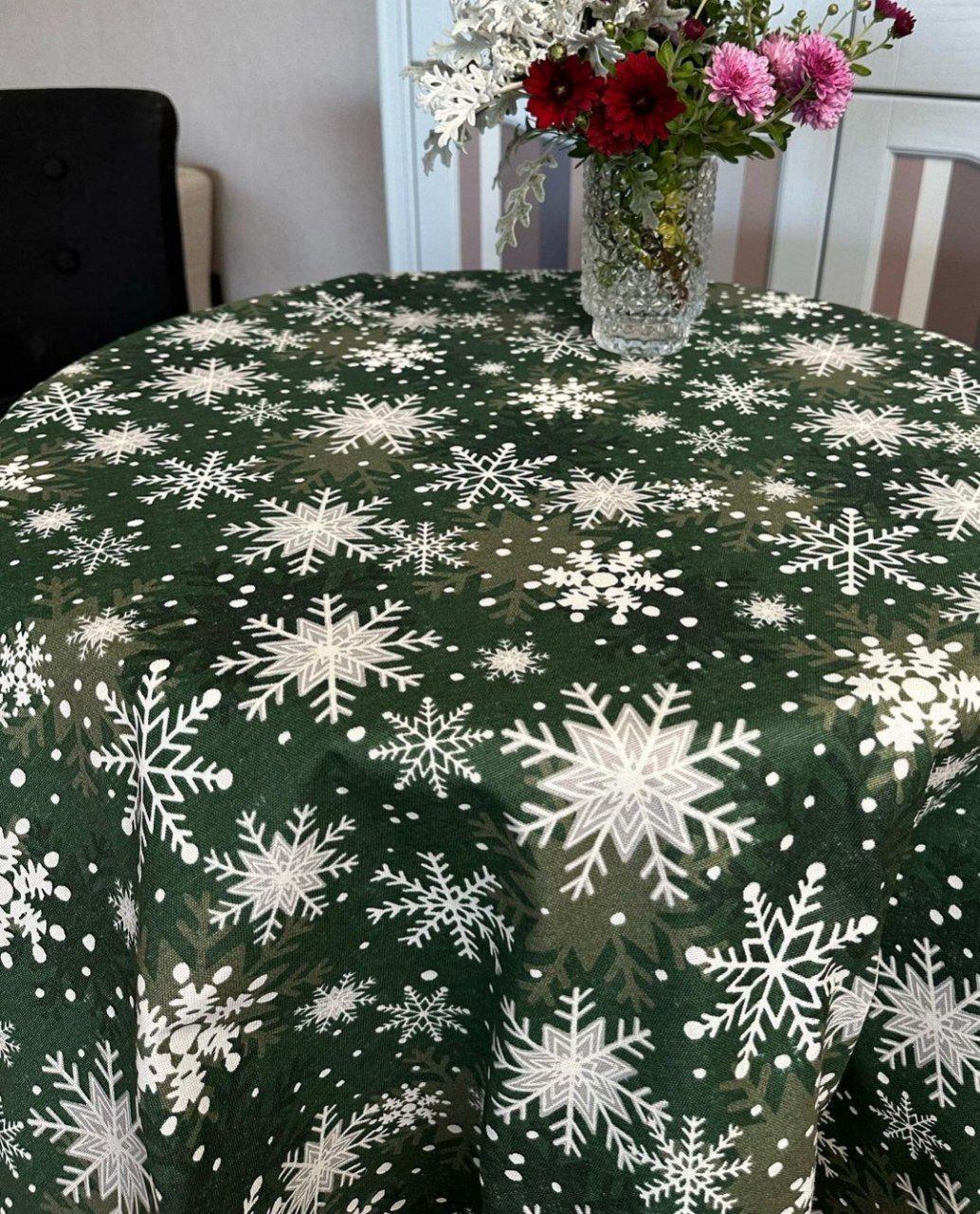 Скатертина Le maison de Garny з принтом Новорічна феєрія d 150 см Зелений (28-11231)