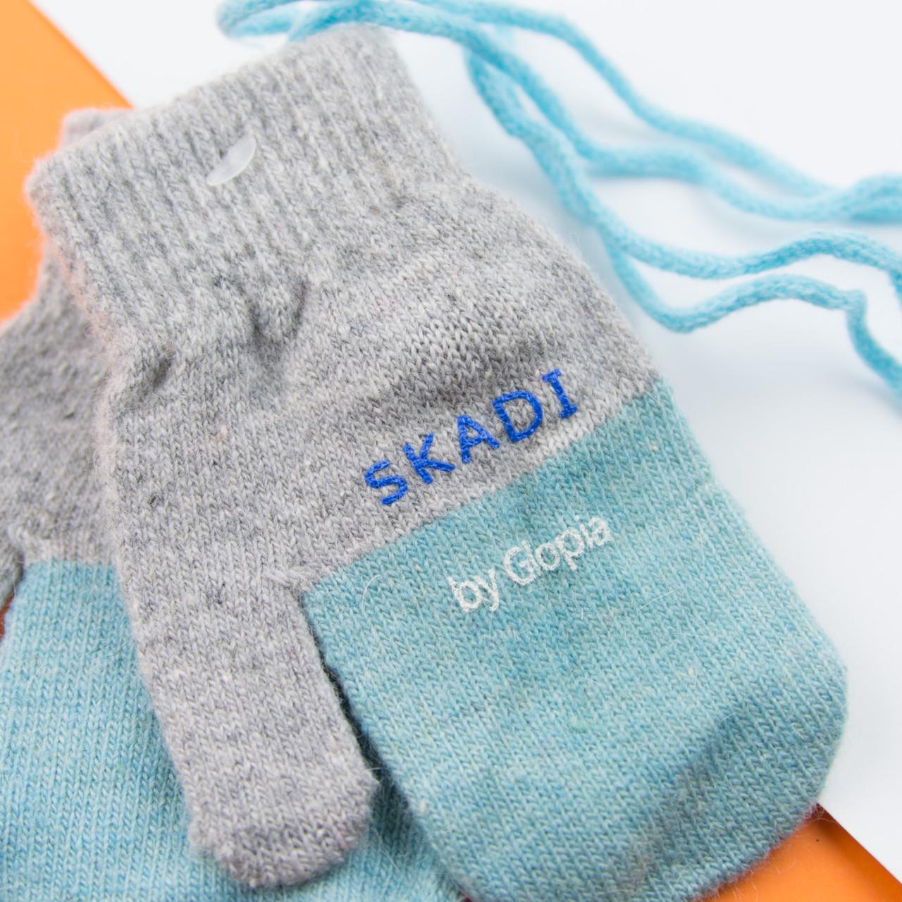 Детские варежки на 3-4 года на веревочке 22-7-33 Серый с голубым (DR010004)