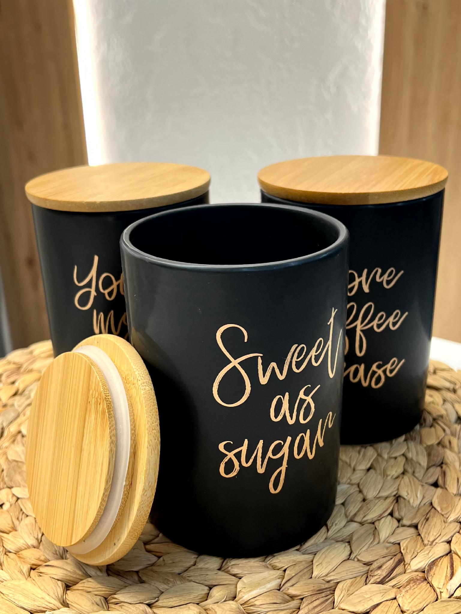 Набір керамічних банок Sugar/Tea/Coffee 800 мл 3 шт. Чорний/Золотий Набір керамічних банок Sugar/Tea/Coffee 800 мл 3 шт. Чорний/Золотий