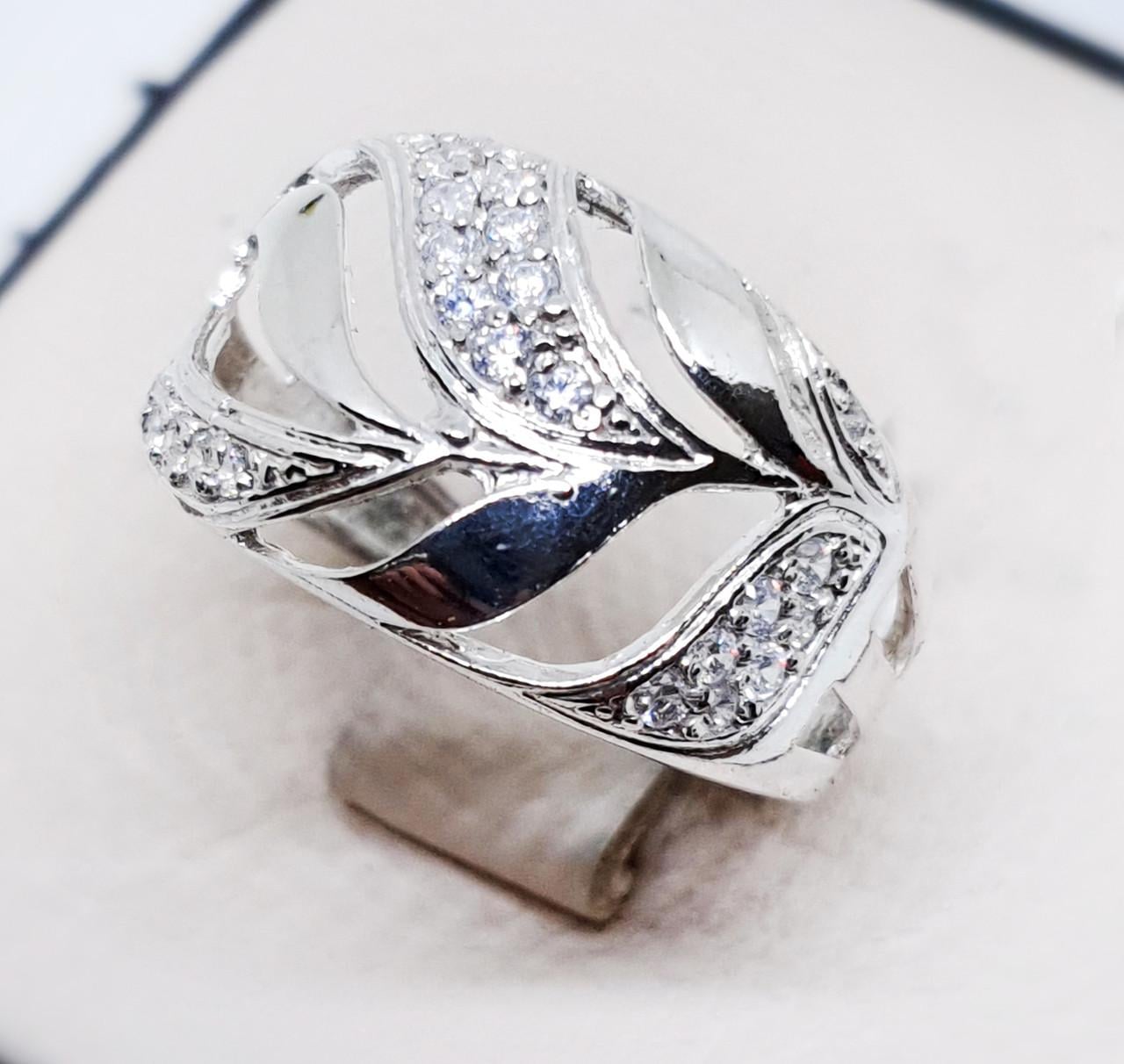 Кольцо серебряное с кубическим цирконием р. 22 3,35 г (1504023675)