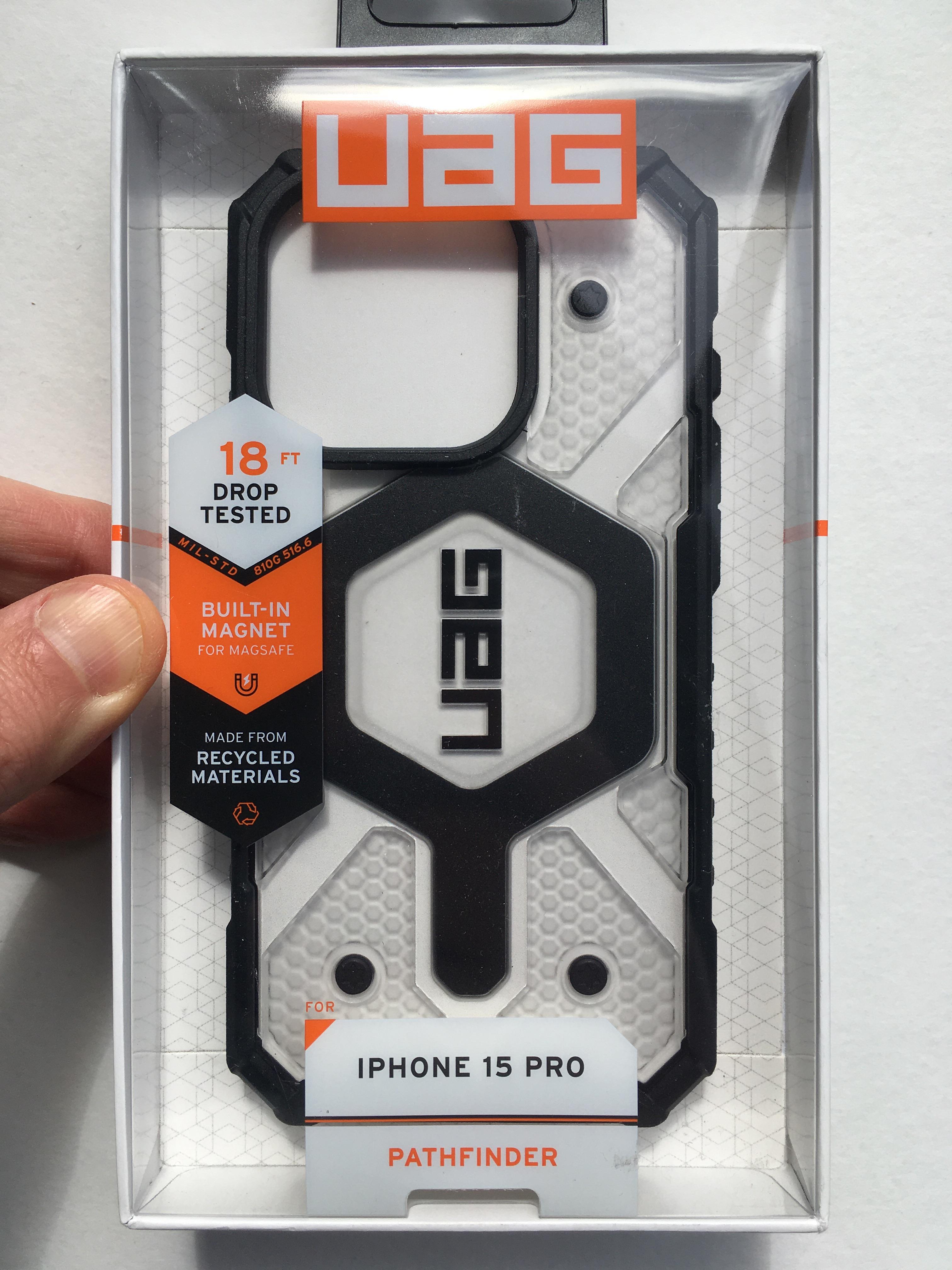 Чехол милитари противоударный UAG Pathfinder Clear Case with Magnet 114281114343 для Iphone 15 Pro (6.1") Ice