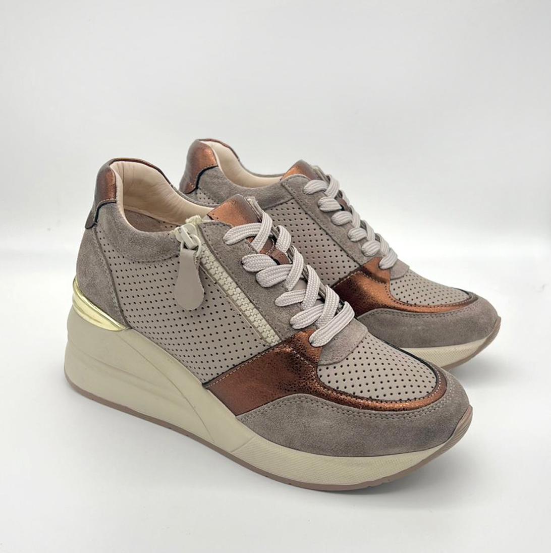 Кроссовки женские Nemca р. 38 24 см (668) Кроссовки женские Nemca р. 38 24 см (668)