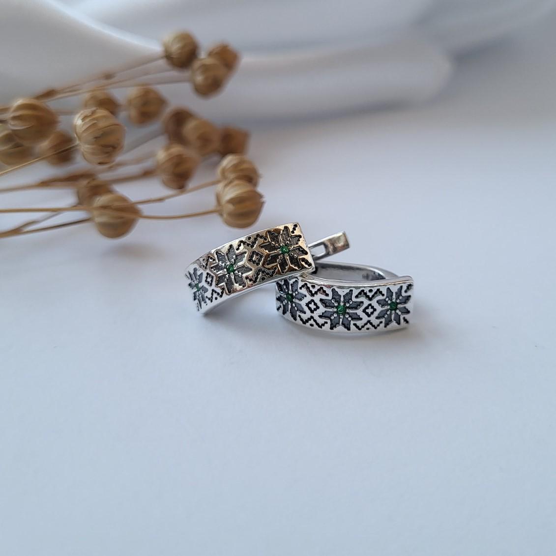 Сережки Вишиванка із зеленим камінням зі срібла 925 3,60 г (5016ч) - фото 2