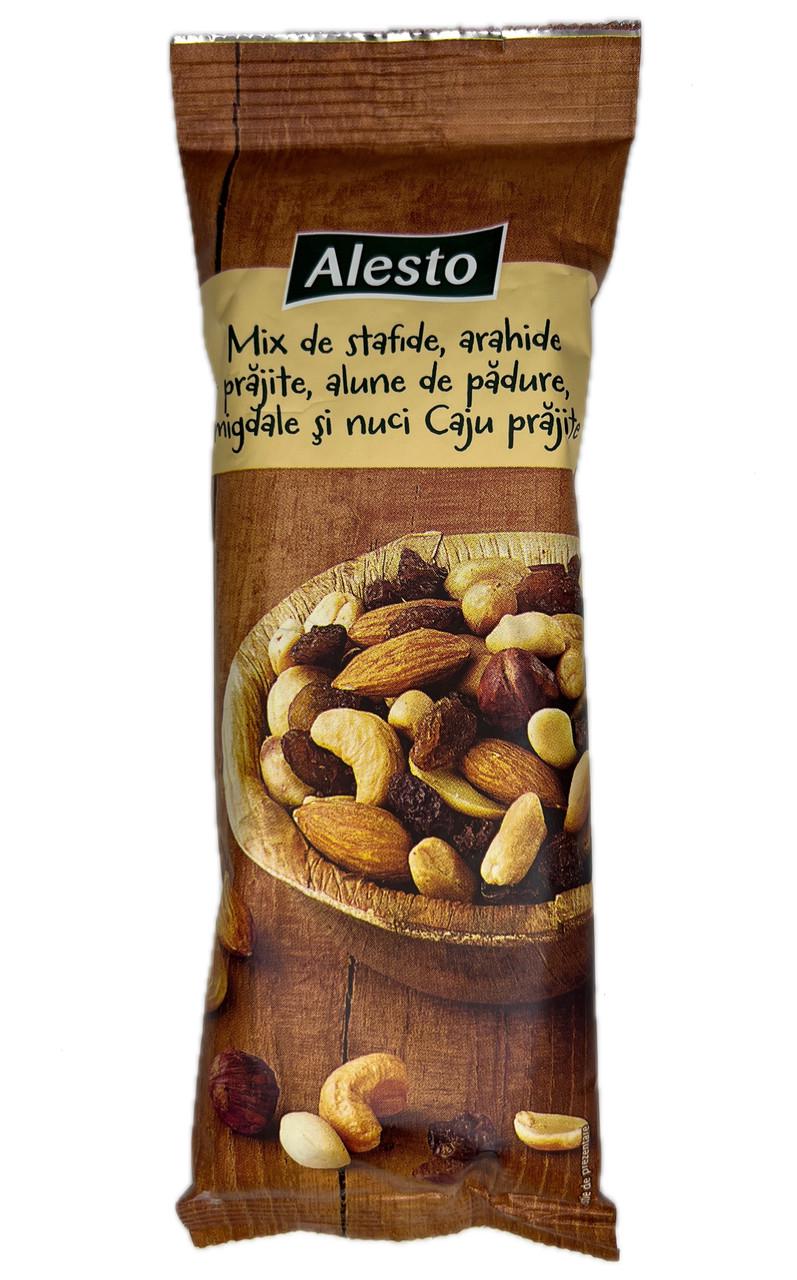 Микс орехов и изюма Alesto 100 г