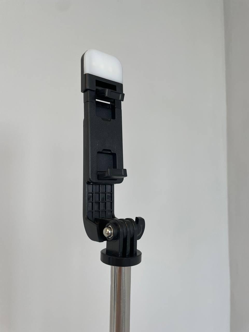 Селфи-палка Selfie Stick DF-01S с подсветкой и пультом для Android/IPhone Черный (26922902) - фото 7 Селфи-палка Selfie Stick DF-01S с подсветкой и пультом для Android/IPhone Черный (26922902) - фото 7