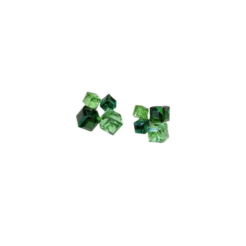Сережки-пусети Кубики з кристалами 2 шт. Зелений з прозорим (2498704891)