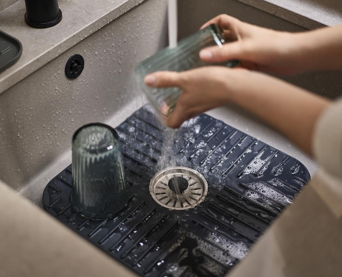 Килимок захисний для миття SinkShield для раковини зі зливом (Sin-120) - фото 3 Килимок захисний для миття SinkShield для раковини зі зливом (Sin-120) - фото 3