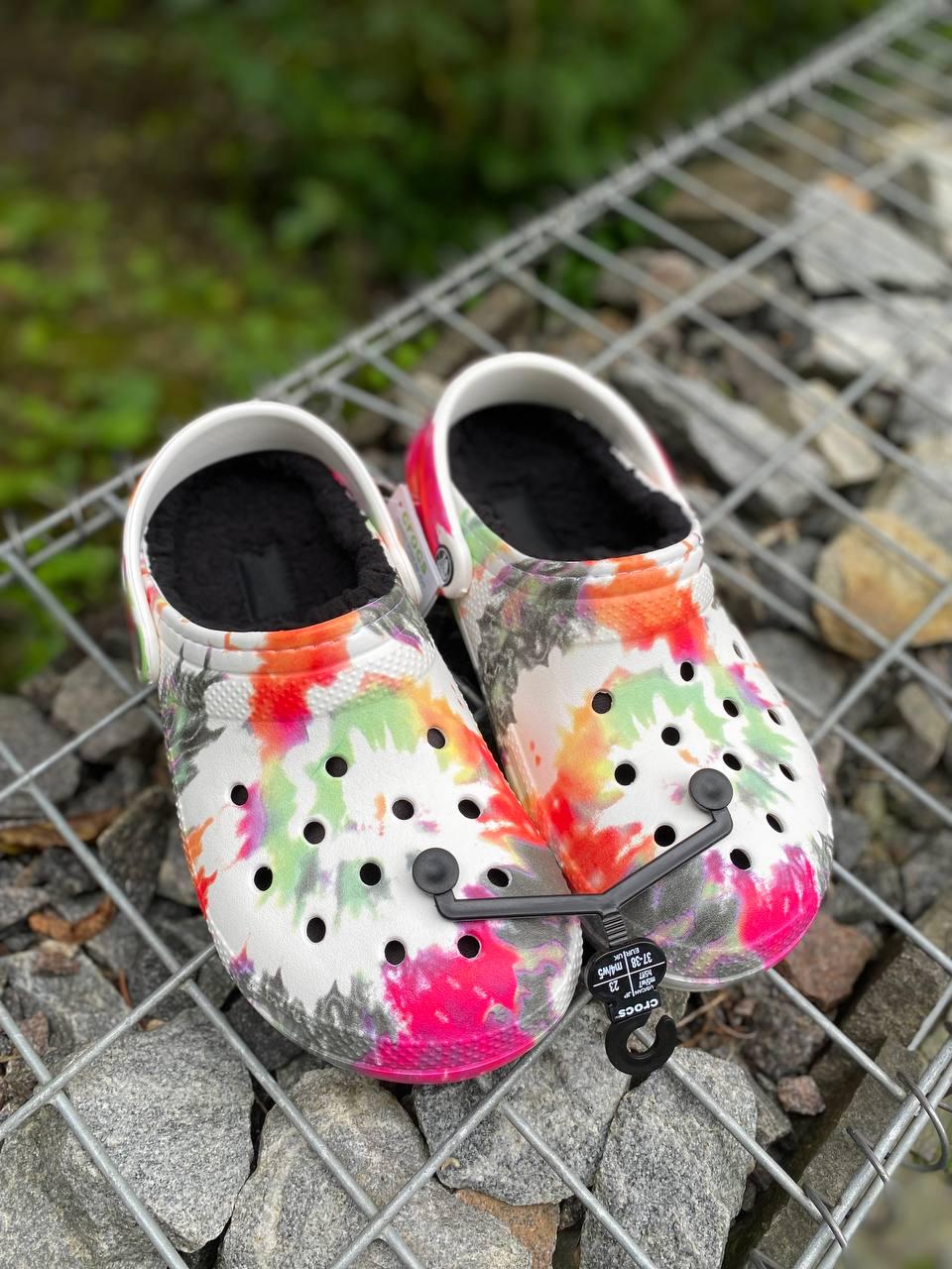 Крокси сабо утепленные Crocs Classic Lined Tie Dye Clog с мехом р. 39 Разноцветный/Черный (206341-0C4) Крокси сабо утепленные Crocs Classic Lined Tie Dye Clog с мехом р. 39 Разноцветный/Черный (206341-0C4)