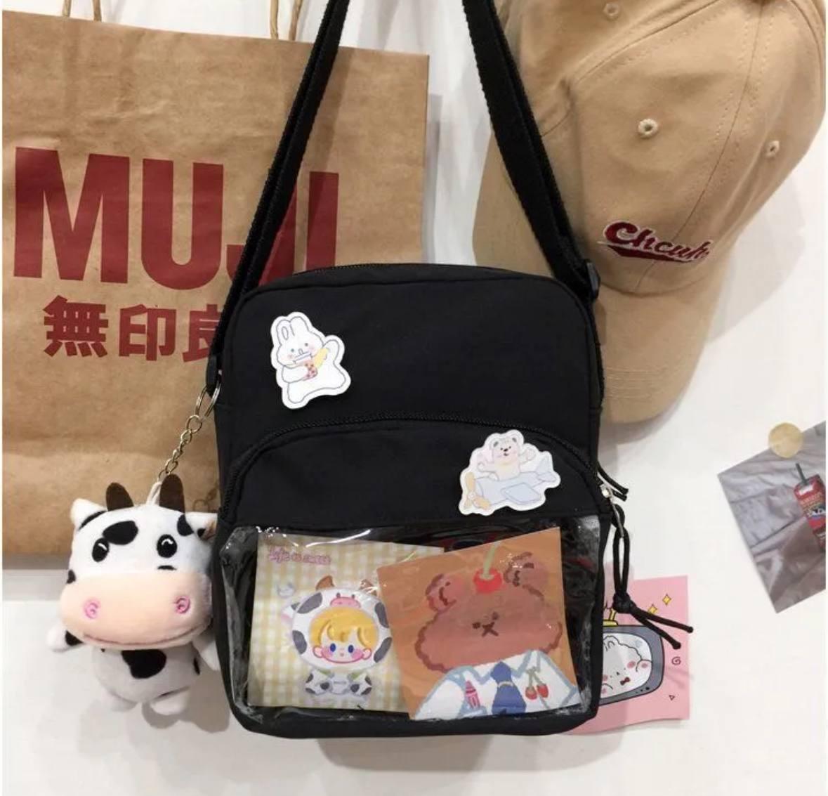 Сумочка для дівчинки із іграшкою брелоком і значками в японському стилі Чорний (2596914489) - фото 4