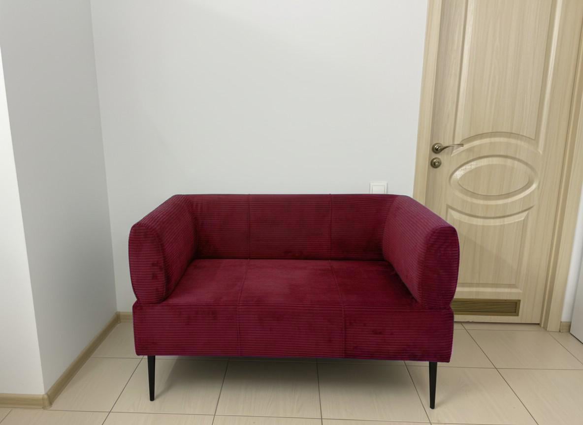 Диван офисный Tobi Sho Бенно-1 с подлокотниками велюр вельвет 1200х720х750 мм Lotus 67/Bordo