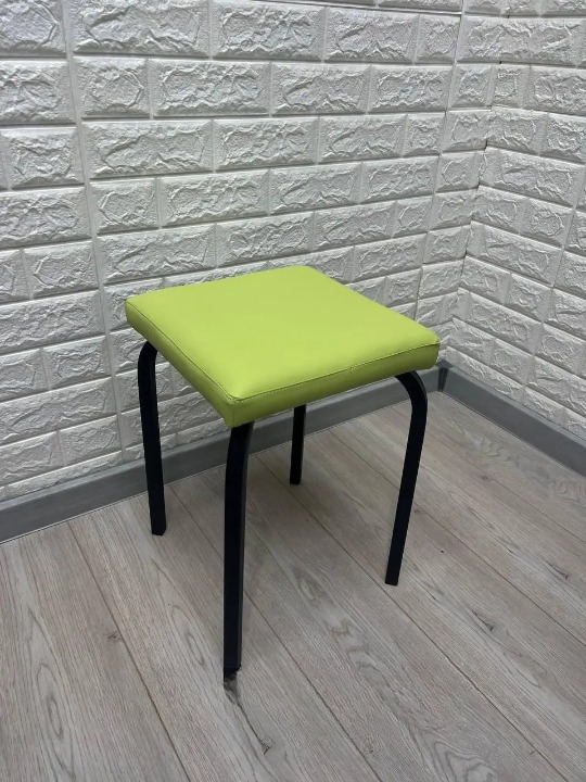 Табурет кухонний Tutty 30х30х45 см Салатовий/Чорний (28374291)