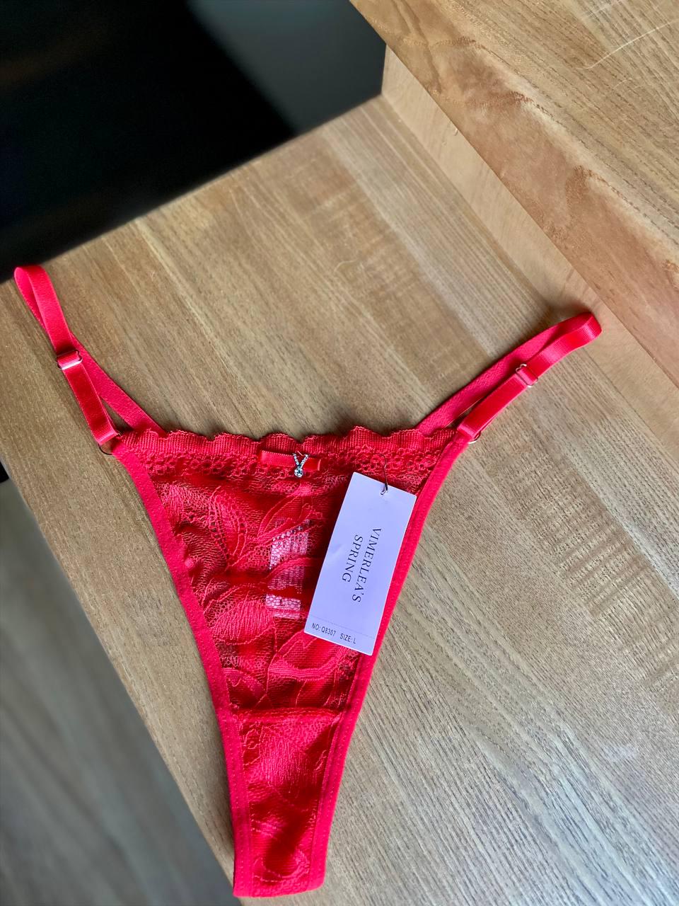 Трусы стринги из кружева на средней посадке с регулируемыми лямками M (Q8307-8)