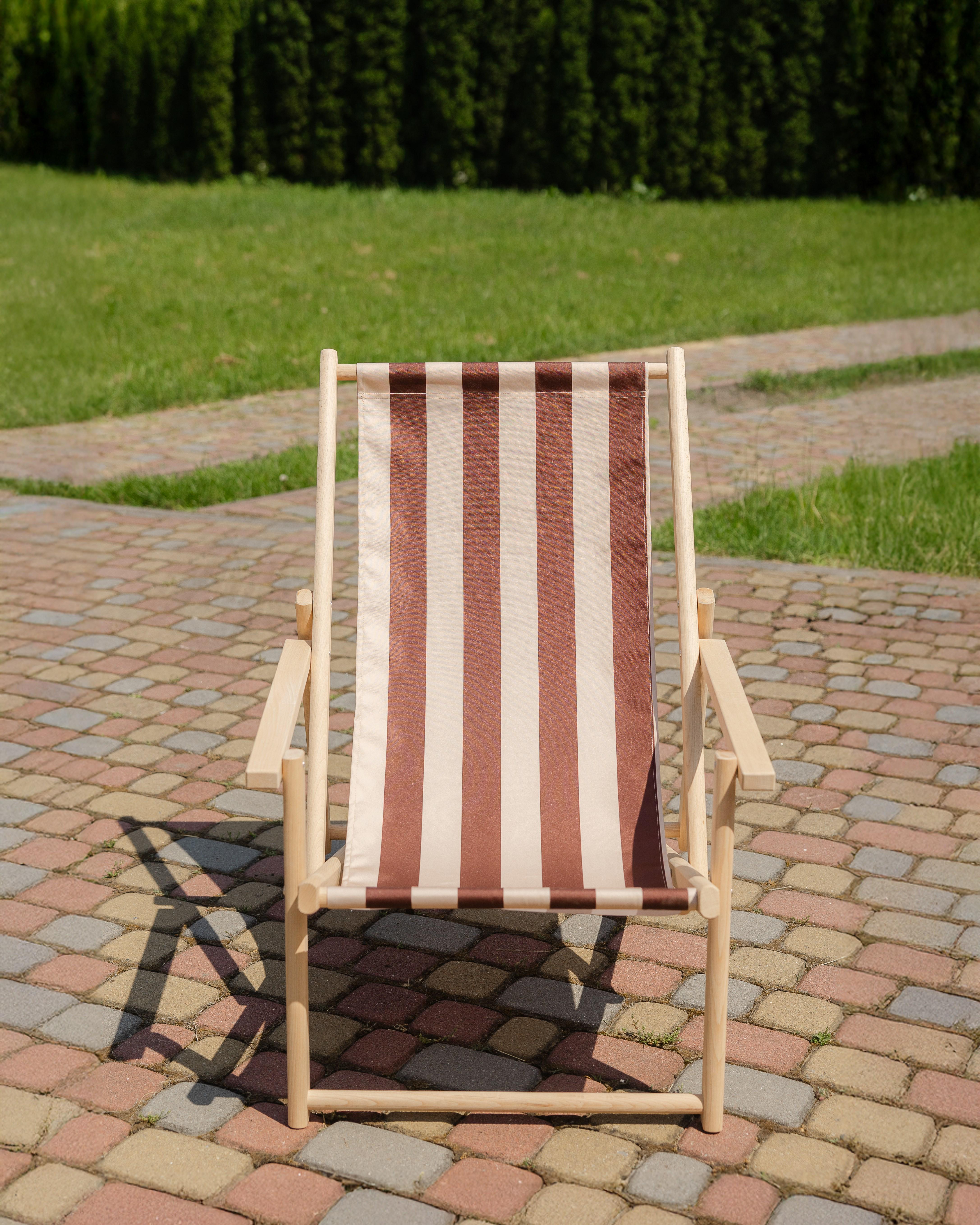 Шезлонг деревянный раскладной XRmaster с подлокотниками Коричнево-белый (0002240) - фото 3 Шезлонг деревянный раскладной XRmaster с подлокотниками Коричнево-белый (0002240) - фото 3