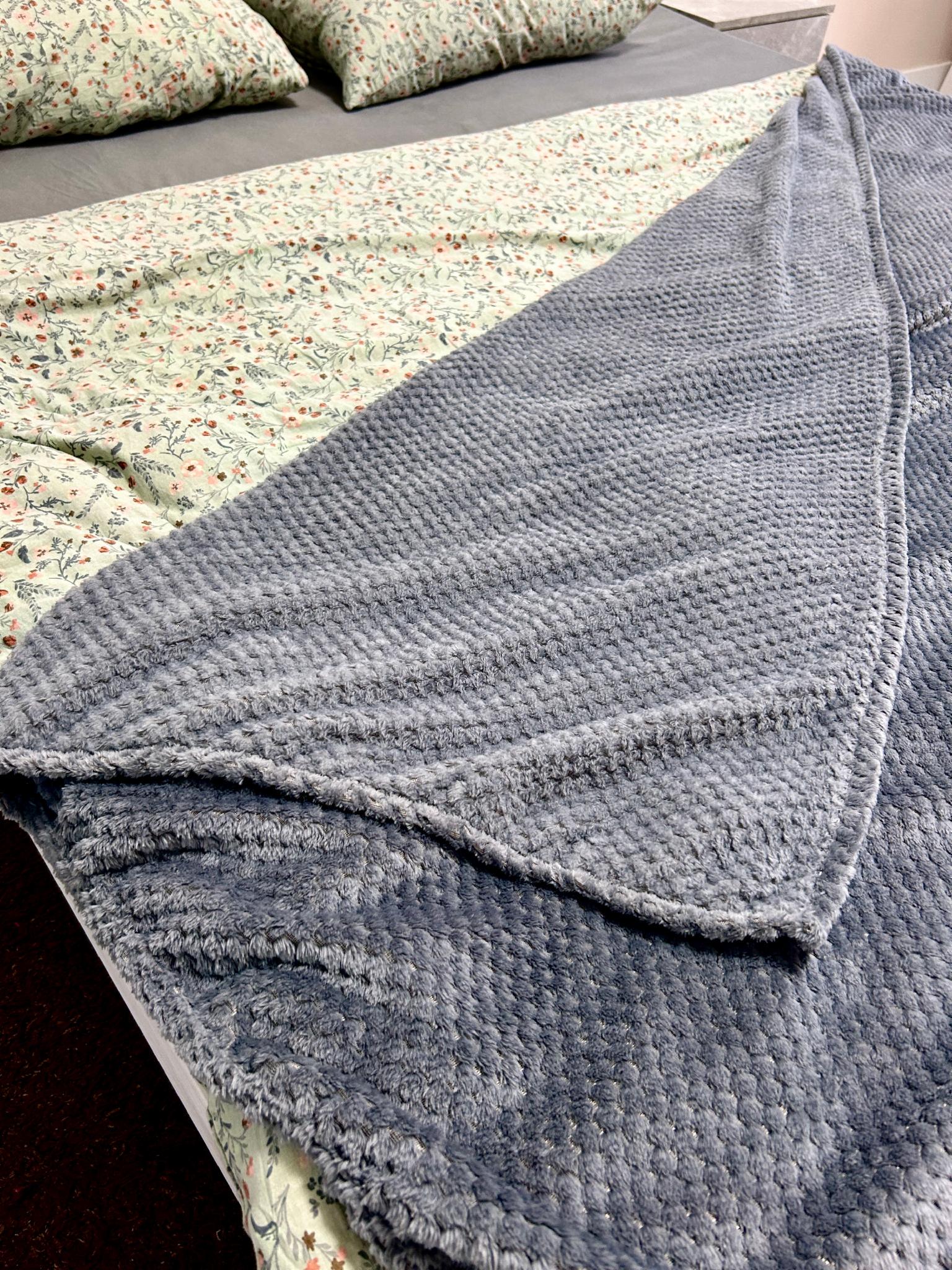 Плед бамбуковий Однотонна насолода 145х210 см Сірий (B-7120/5) - фото 6 Плед бамбуковий Однотонна насолода 145х210 см Сірий (B-7120/5) - фото 6