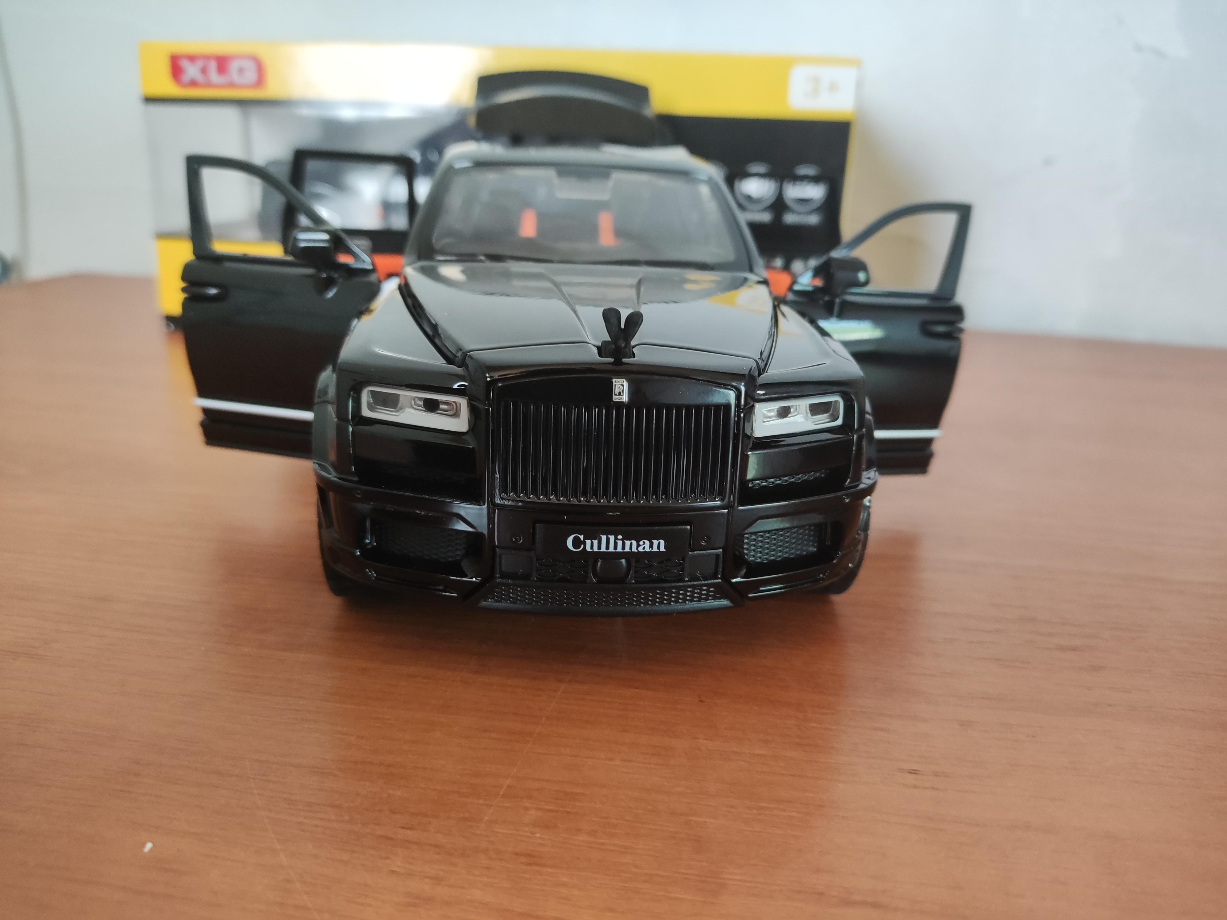 ᐉ Модель автомобиля масштабная Rolls Royce Cullinan 1:20