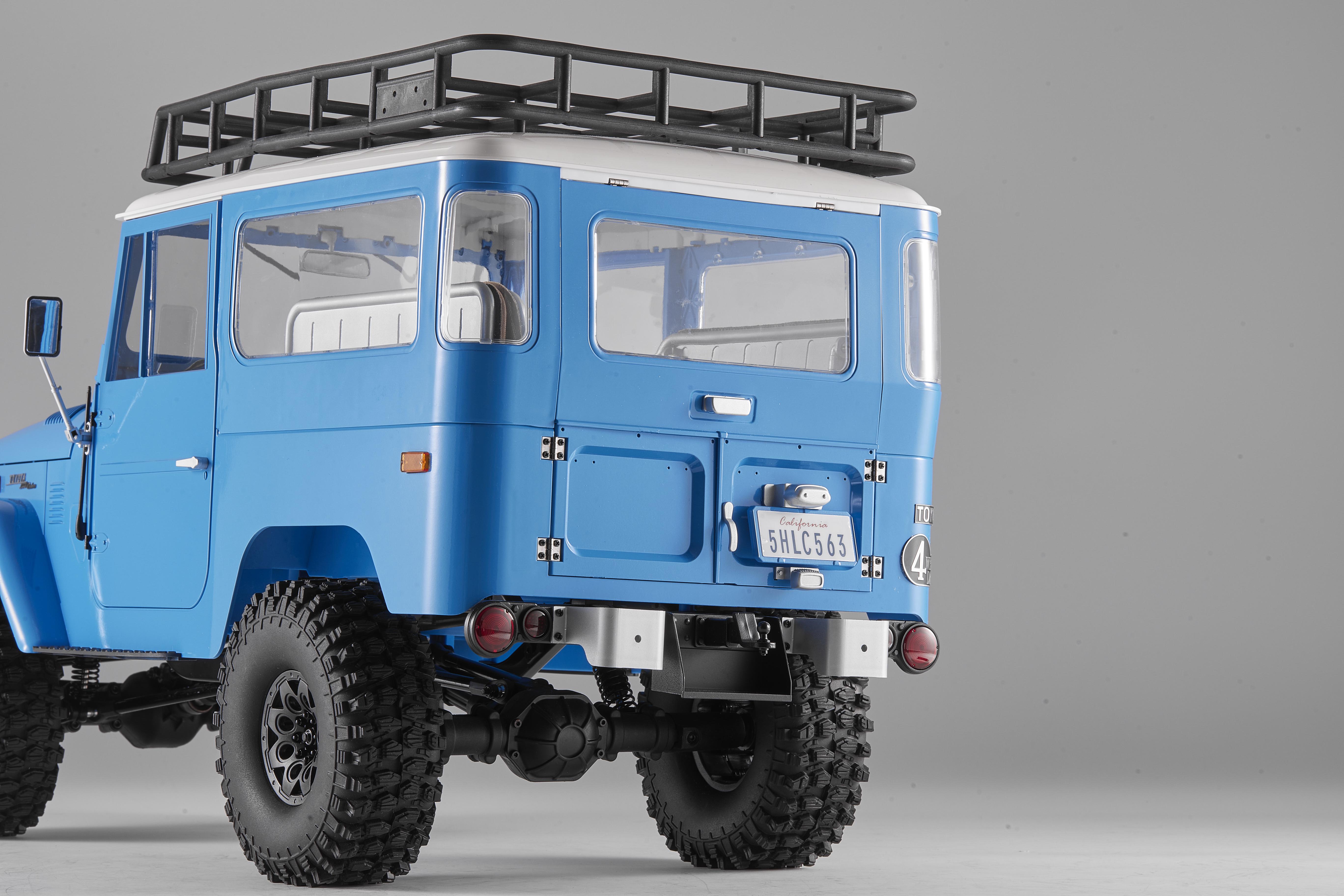 Машинка на радиоуправлении FMS 1:10 Toyota Land Cruiser FJ40 RS Blue - фото 6 Машинка на радиоуправлении FMS 1:10 Toyota Land Cruiser FJ40 RS Blue - фото 6