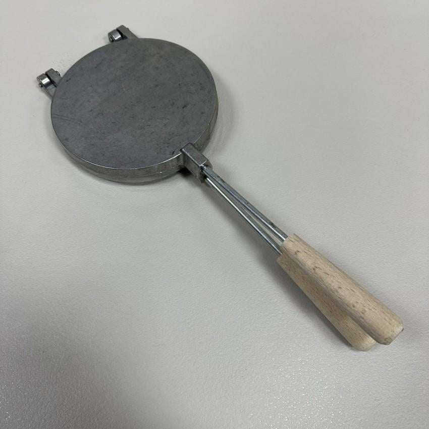 Форма алюминиевая для выпечки бельгийских/венских вафель круглая с ручками d-16 см (RS-123/124)