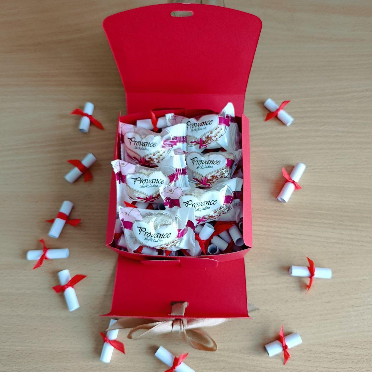 Подарочный бокс с конфетами и 101 причиной, почему я тебя люблю для девушки (ar386)