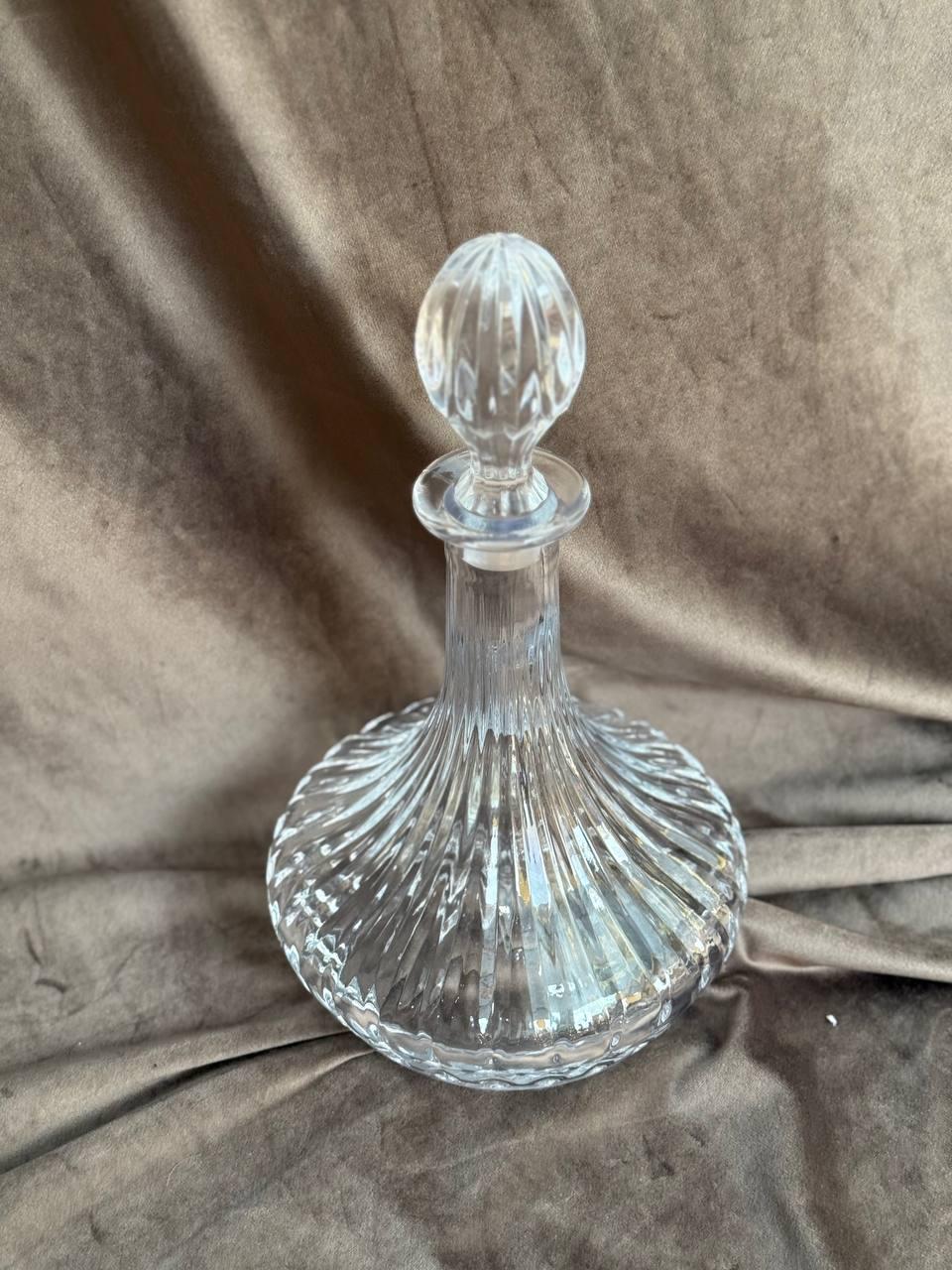 Декантер для виски YIWU стеклянный 750 мл Прозрачный (HP-19-19) Декантер для виски YIWU стеклянный 750 мл Прозрачный (HP-19-19)