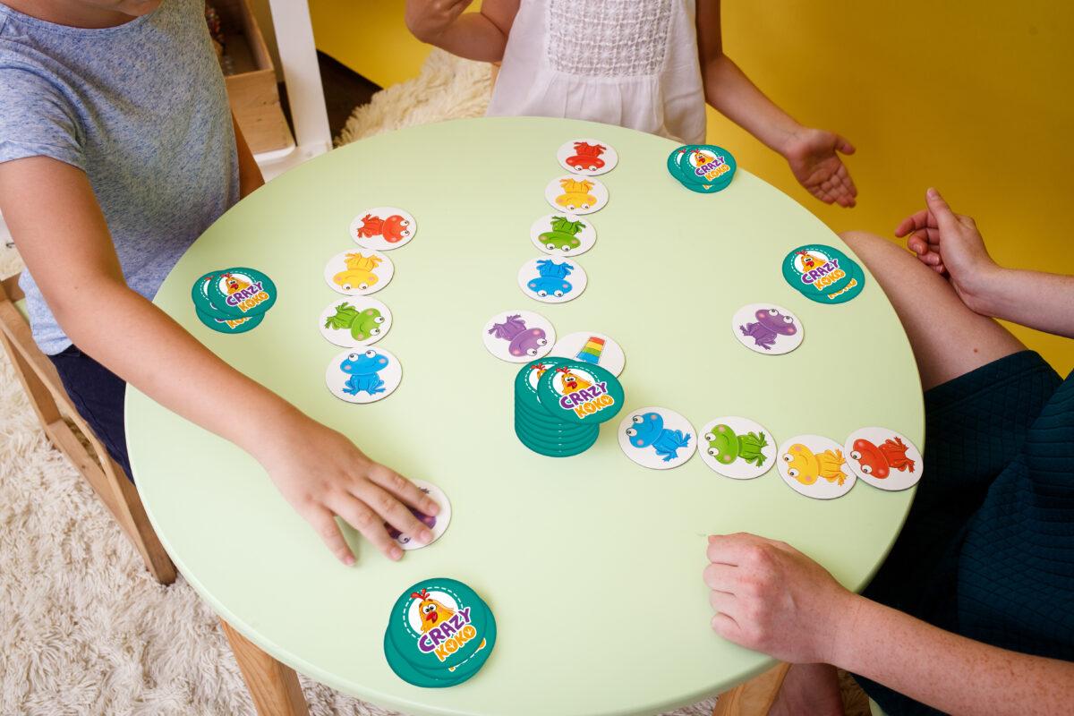 Настільна гра Vladi Toys Кольорові жабенята (VT8025-06) - фото 5 Настільна гра Vladi Toys Кольорові жабенята (VT8025-06) - фото 5