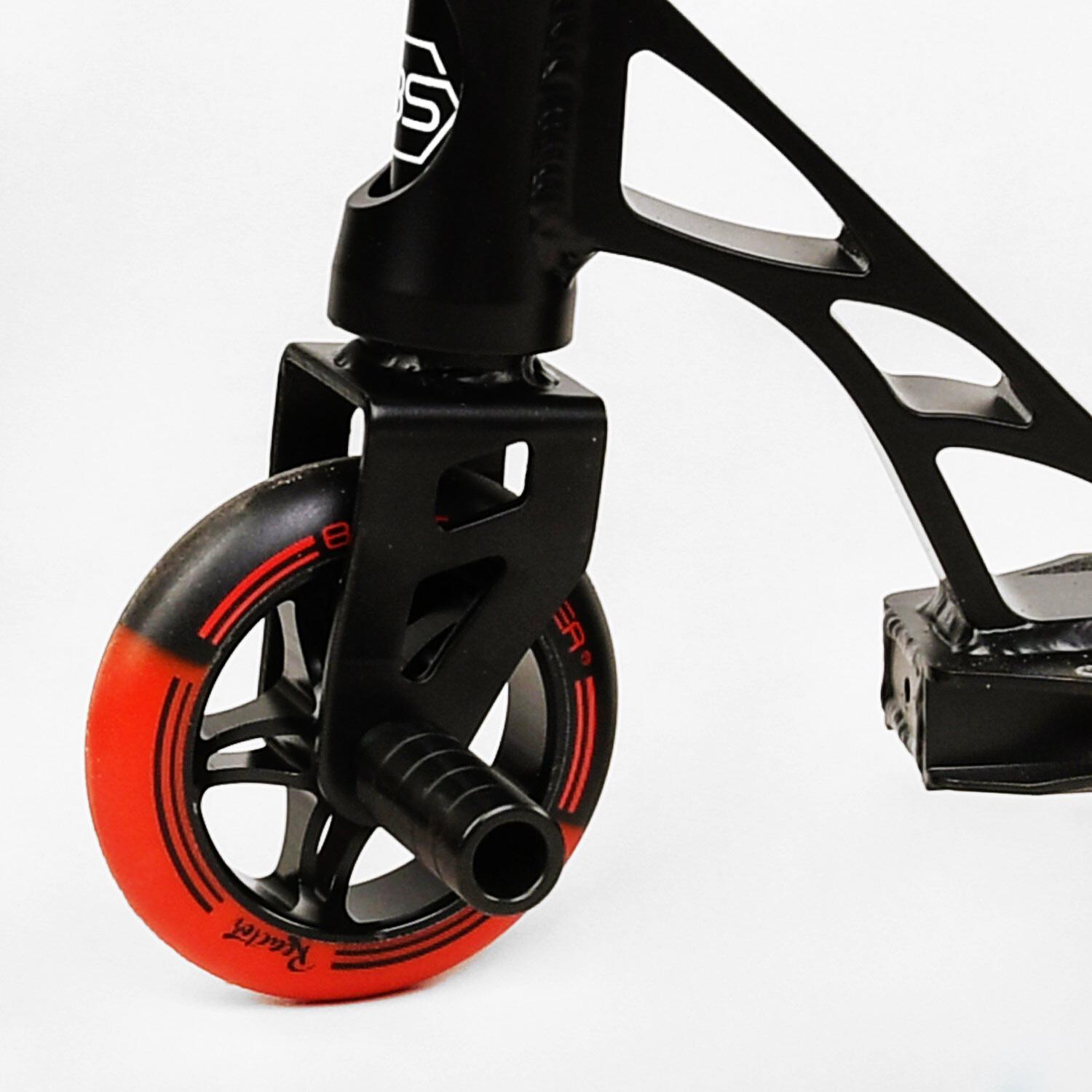 Самокат трюковый Reactor Hic-система пеги алюминиевый диск/дека колеса PU Black/Red (112772) - фото 3 Самокат трюковый Reactor Hic-система пеги алюминиевый диск/дека колеса PU Black/Red (112772) - фото 3