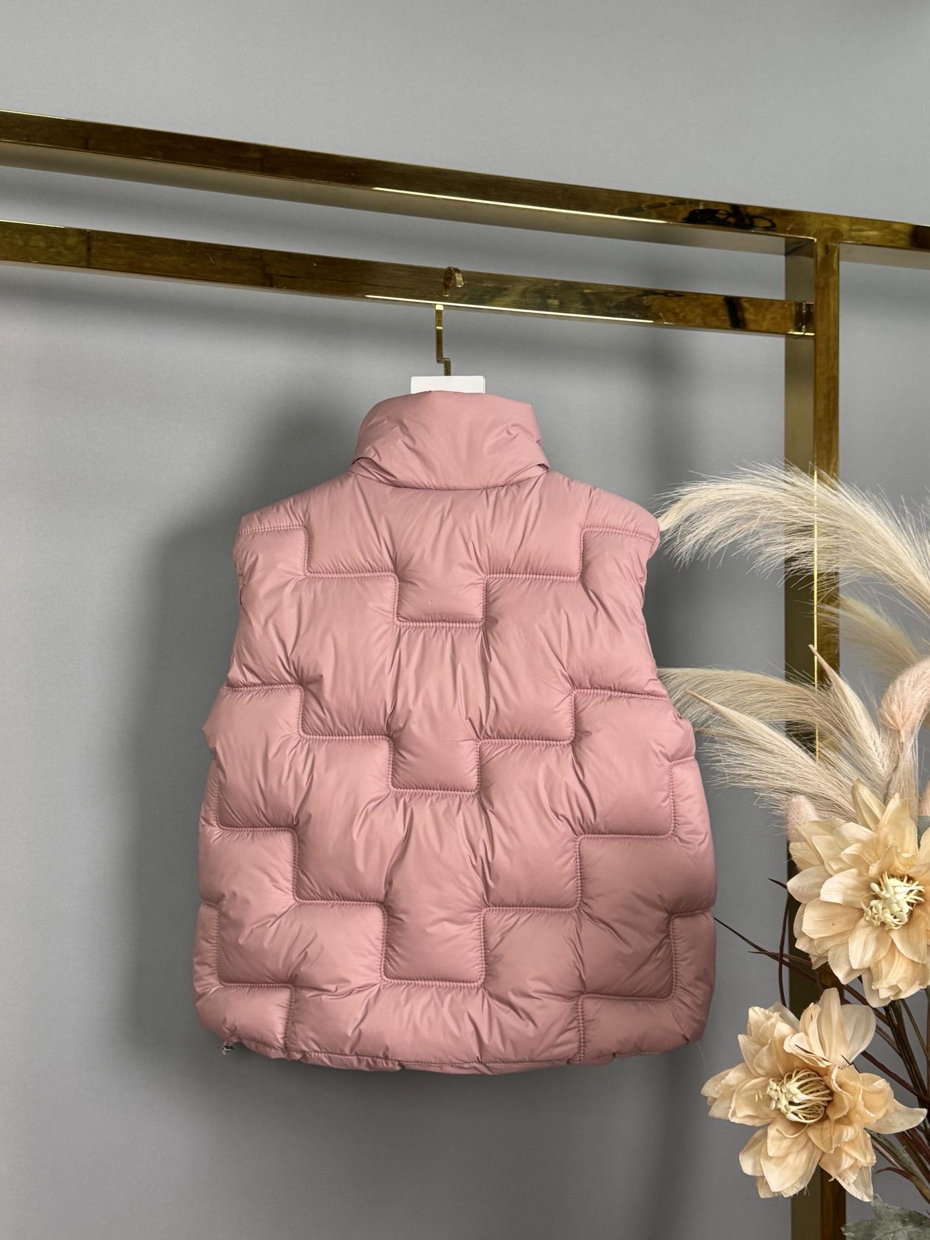 Жилетка для дівчинки на 5-6 років 110-116 см Рожевий