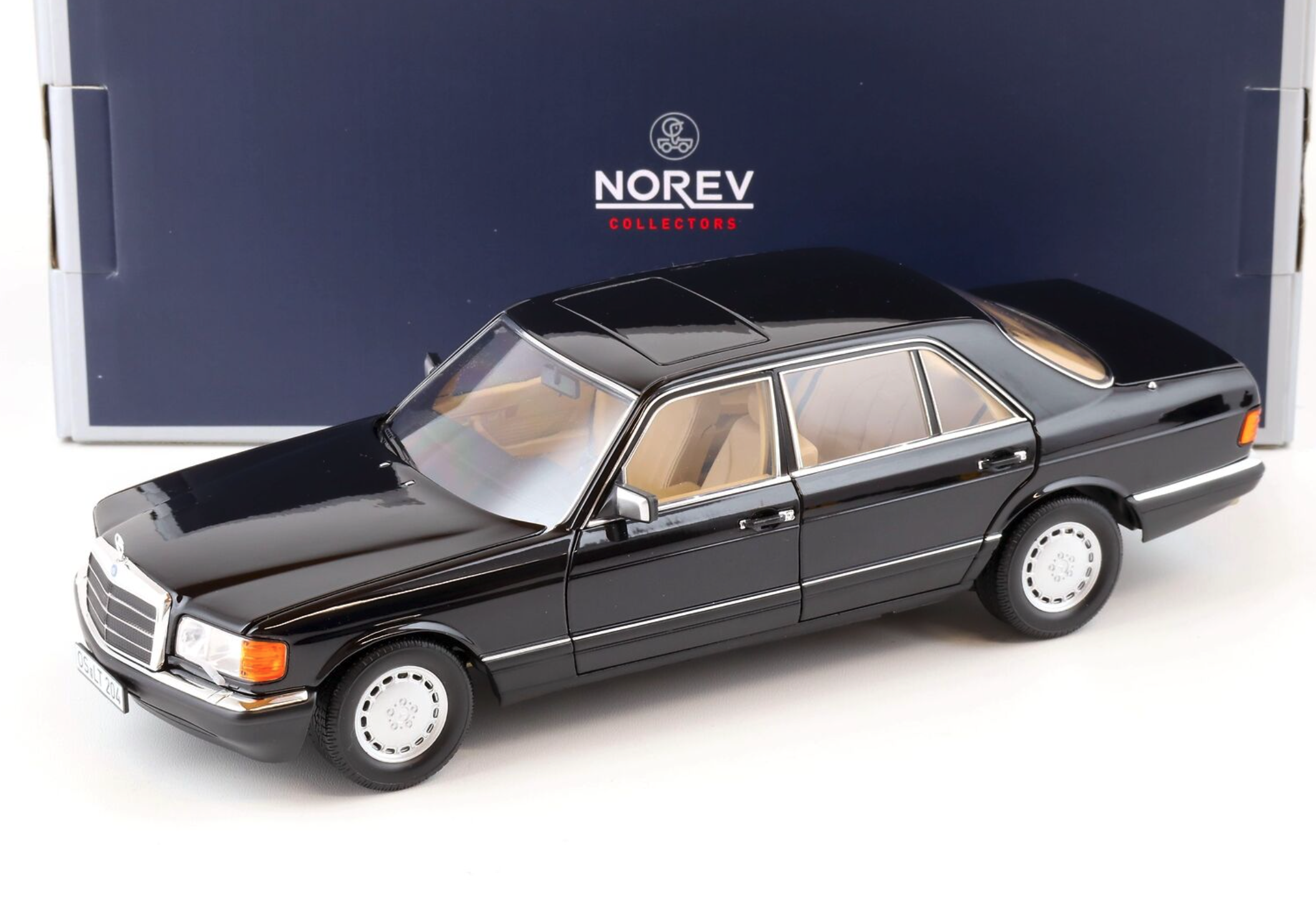 Модель автомобиля Norev 1:18 Mercedes-Benz 560 SEL W126 1985-1991 Black (183793) - фото 7 Модель автомобиля Norev 1:18 Mercedes-Benz 560 SEL W126 1985-1991 Black (183793) - фото 7