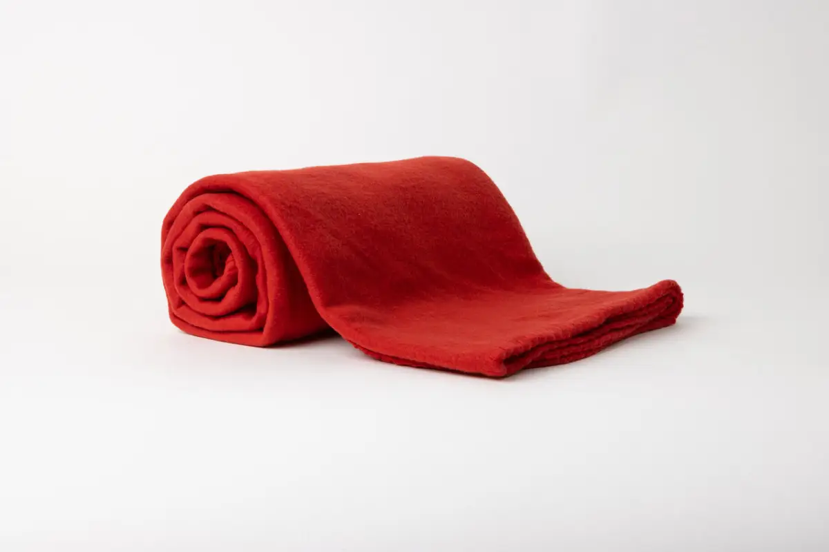 Плед флісовий 130х160 см Червоний (8-6-4750666) - фото 1 Плед флісовий 130х160 см Червоний (8-6-4750666) - фото 1