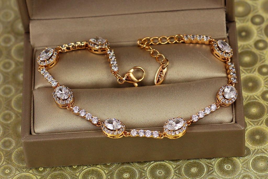 Браслет Xuping Jewelry малинки с белыми камнями на дорожке 17,5 см х 7 мм Золотистый (2313050758)