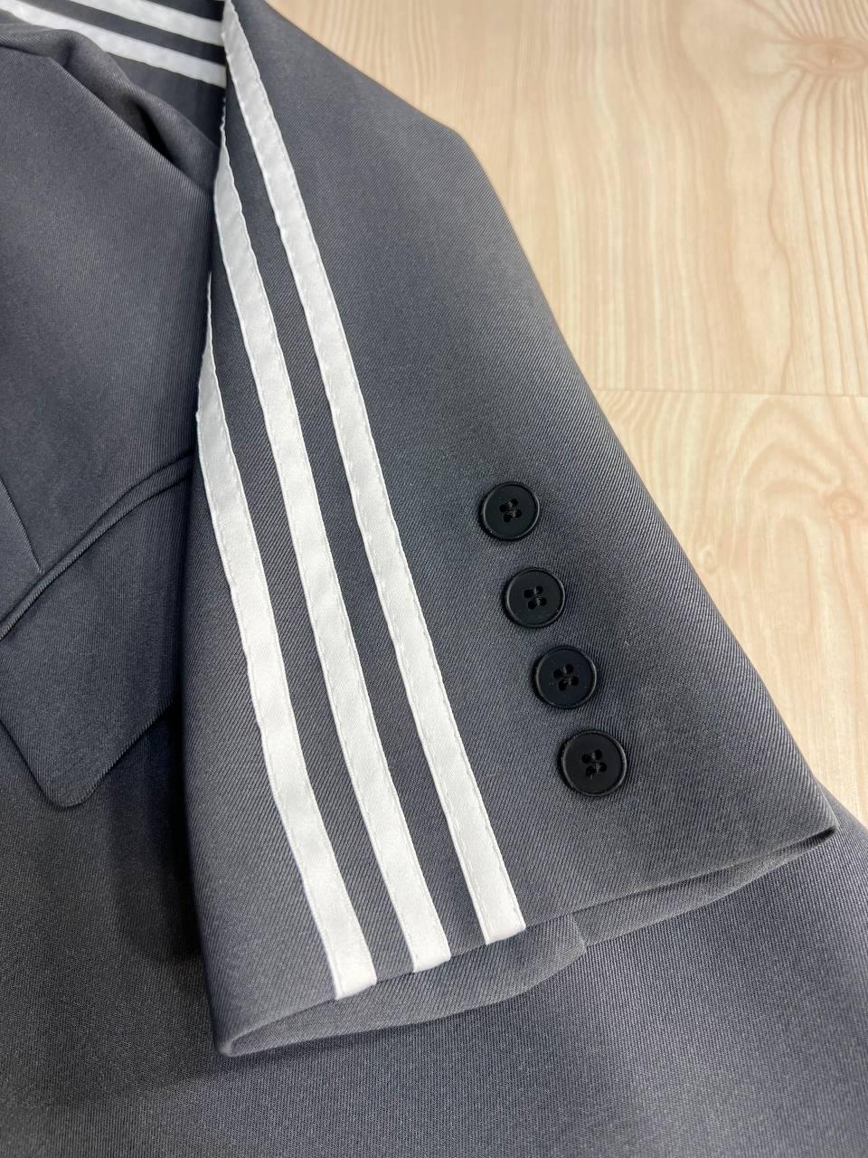 Пиджак женский Qidian 92208 с лампасами на рукавах широкий OS Серый (3792) - фото 3